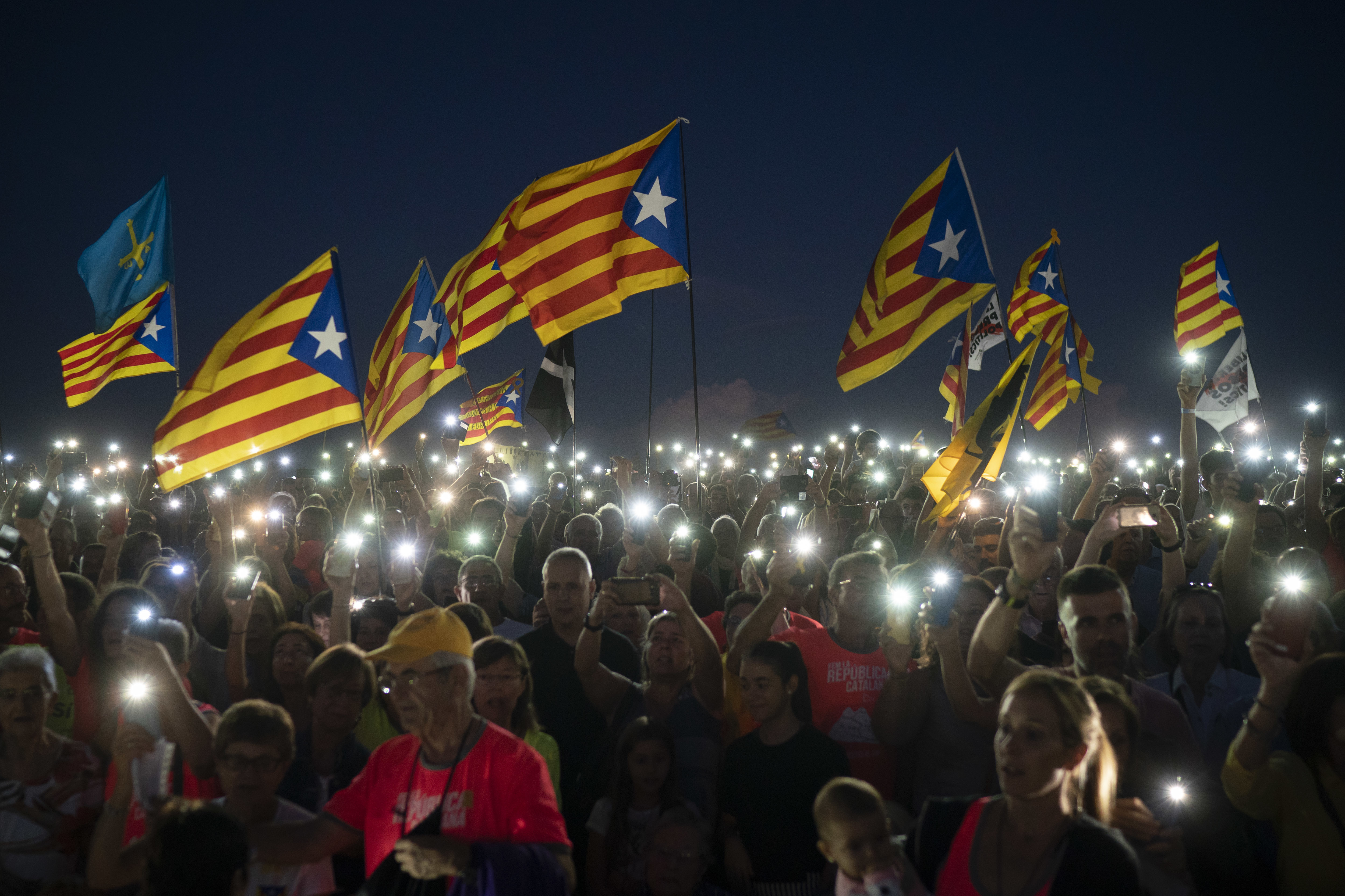 Spain's courts put to test by trial of Catalan separatists