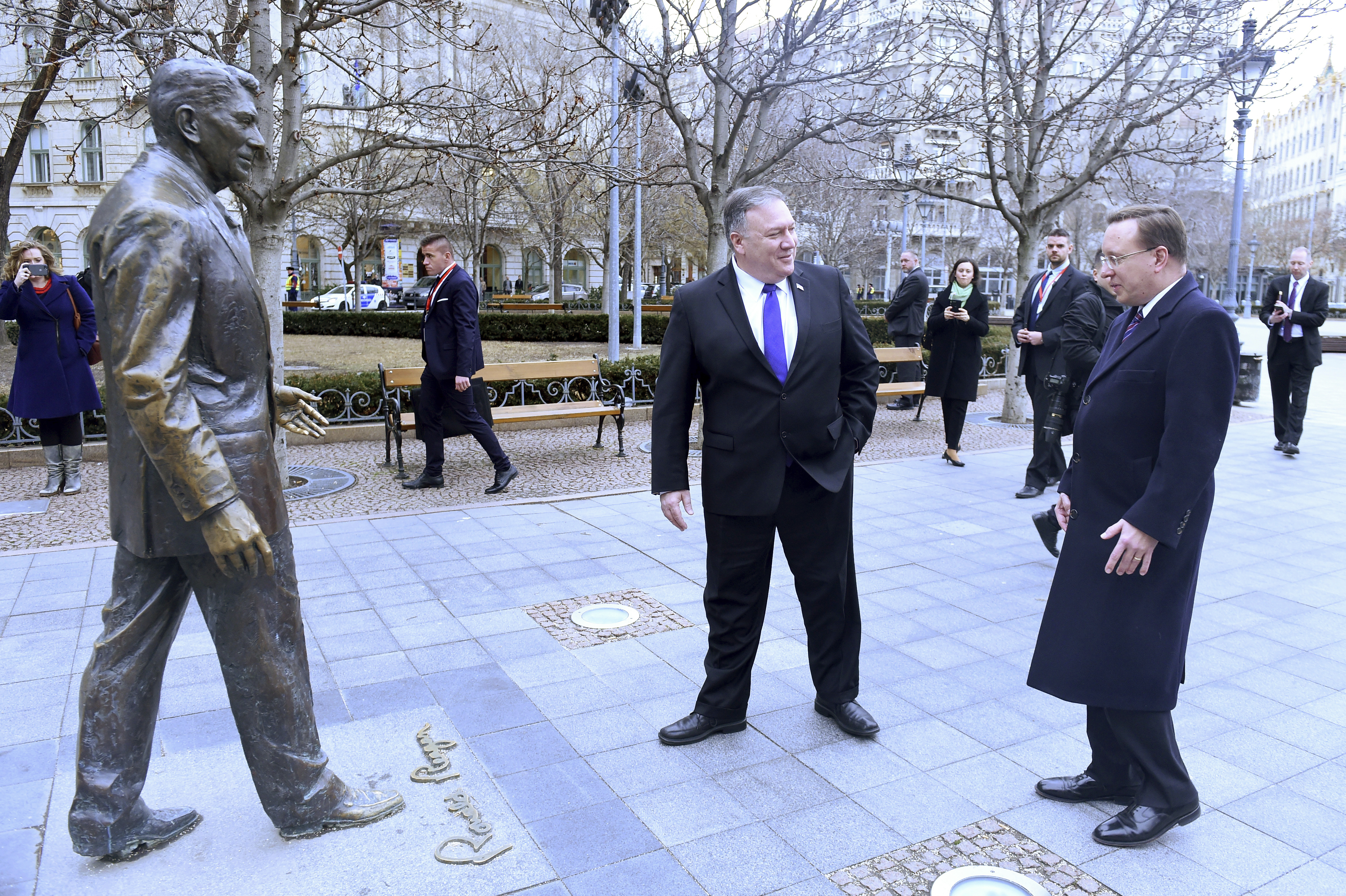 Pompeo warns Eastern Europe on Chinese and Russian meddling