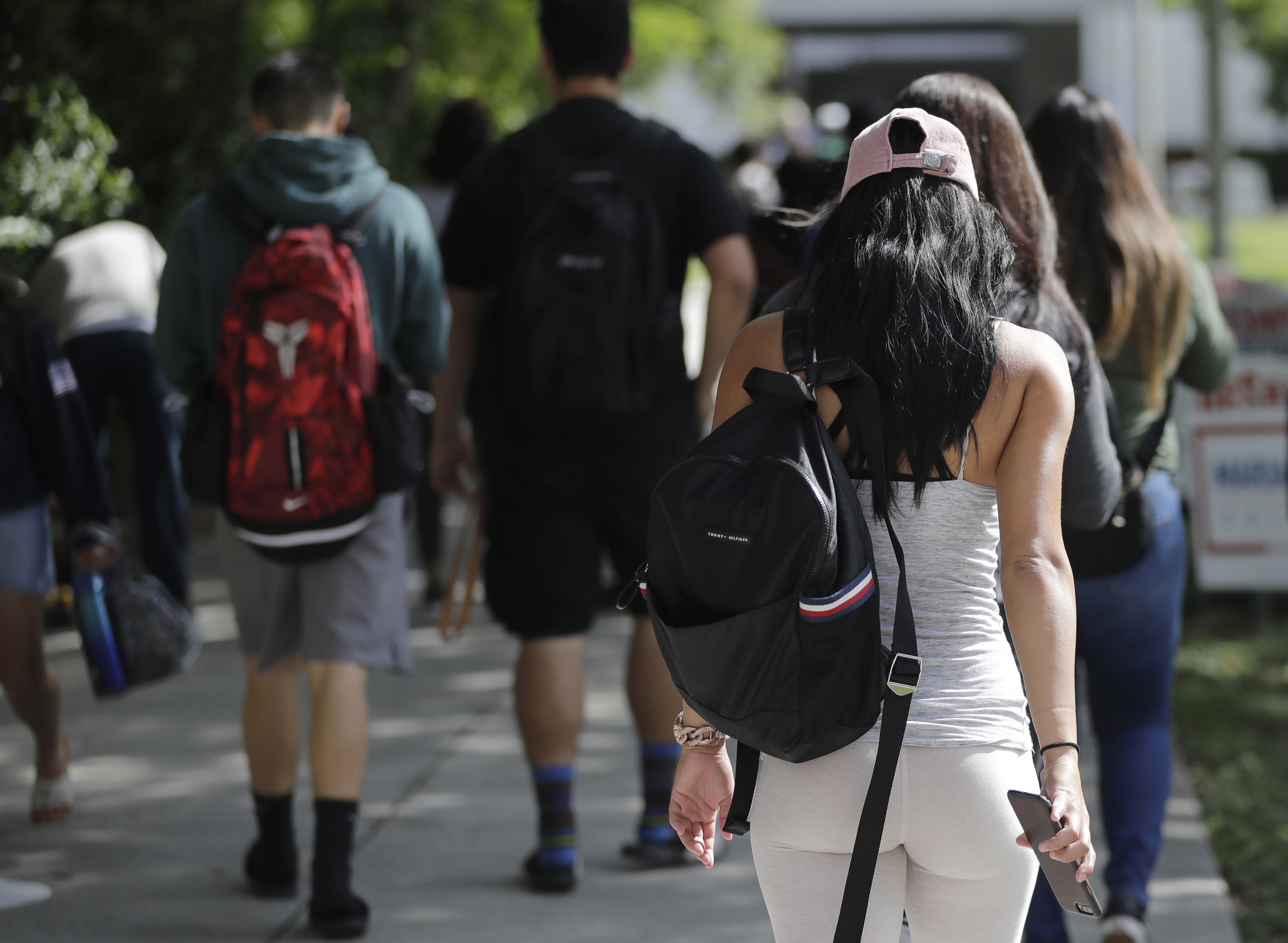 Report finds problems with student loan servicing, oversight