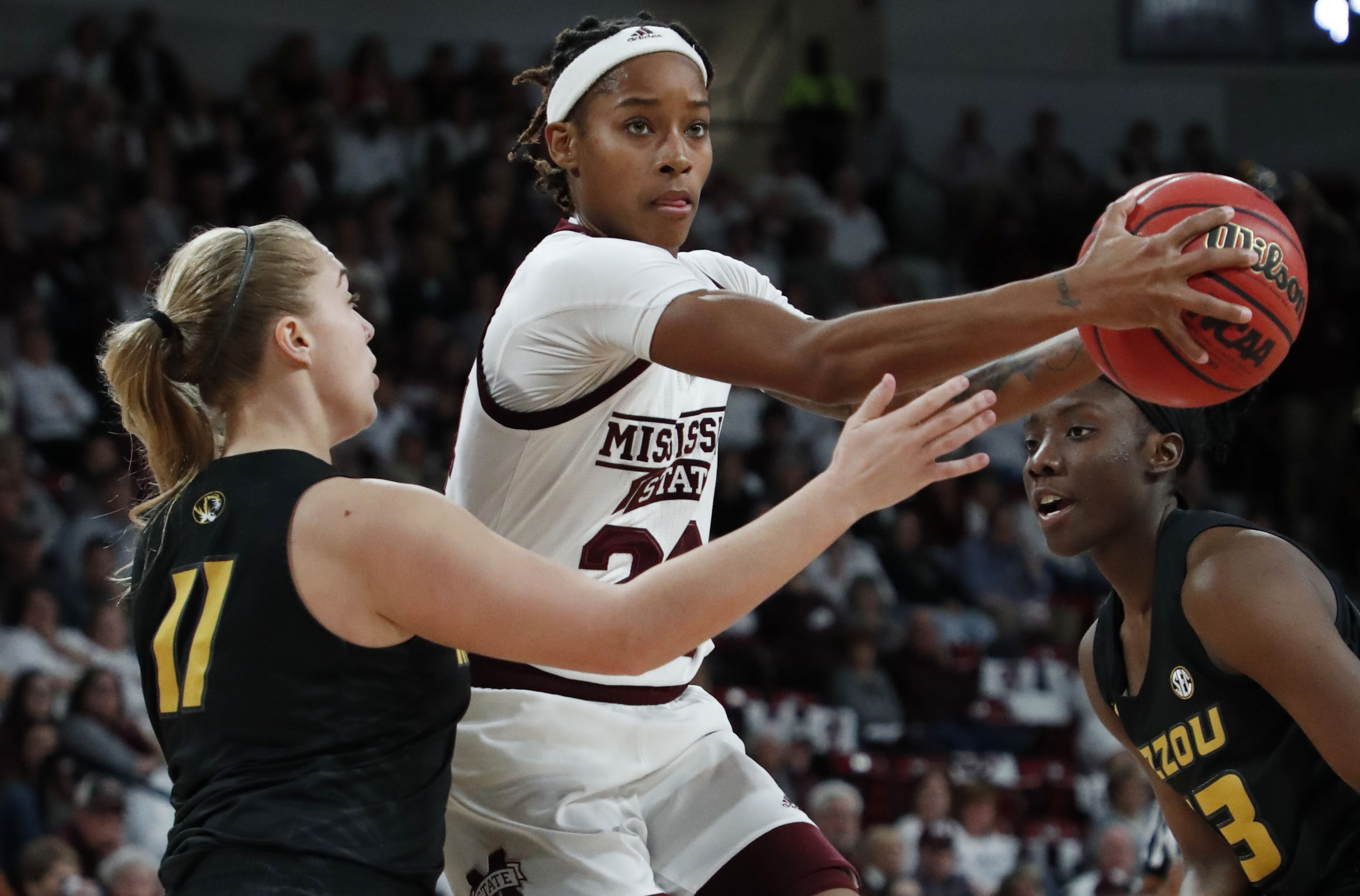 Missouri's Cunningham helps upset No. 5 Mississippi St 75-67