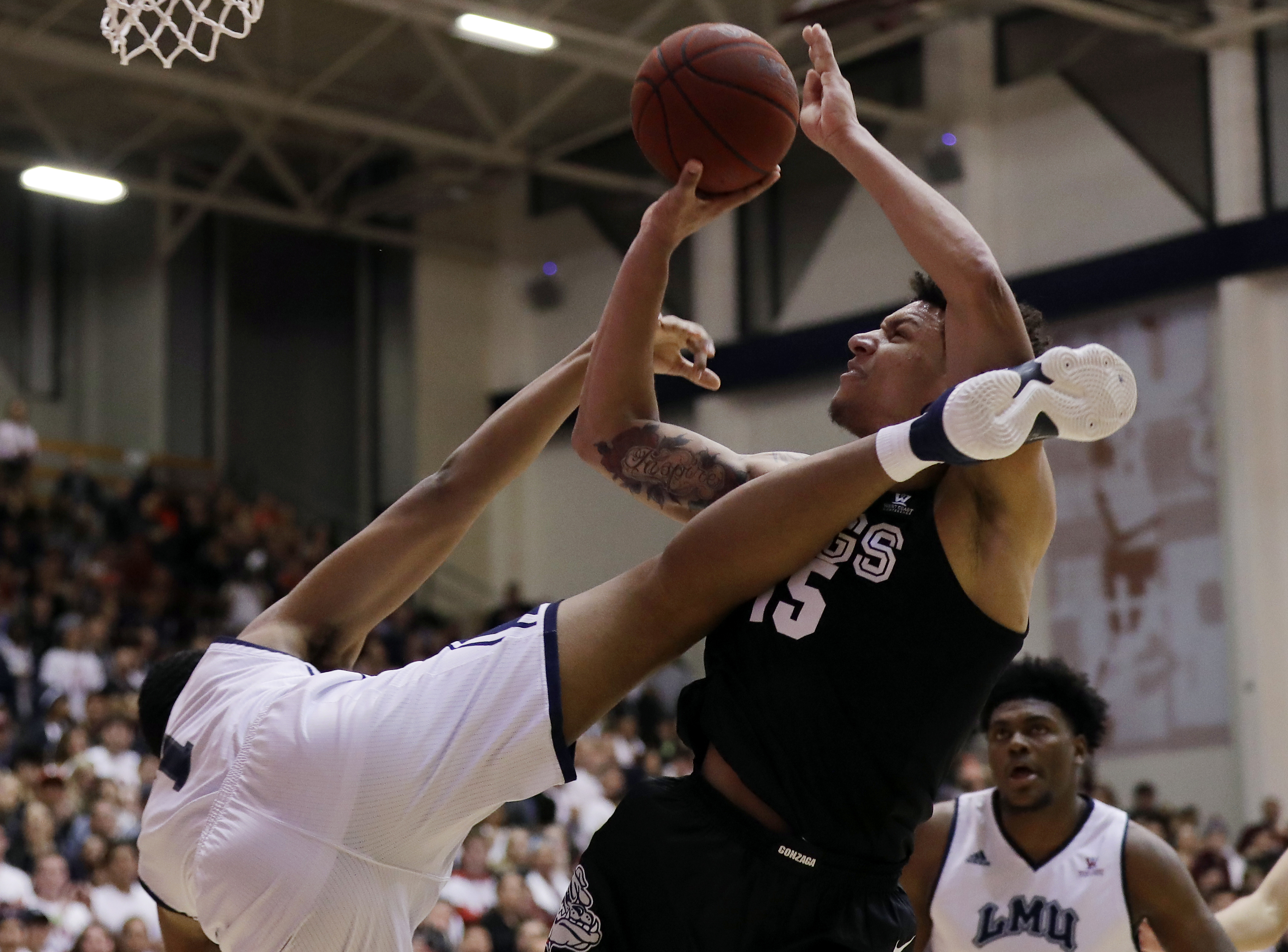 No. 3 Gonzaga uses late run to defeat Loyola Marymount
