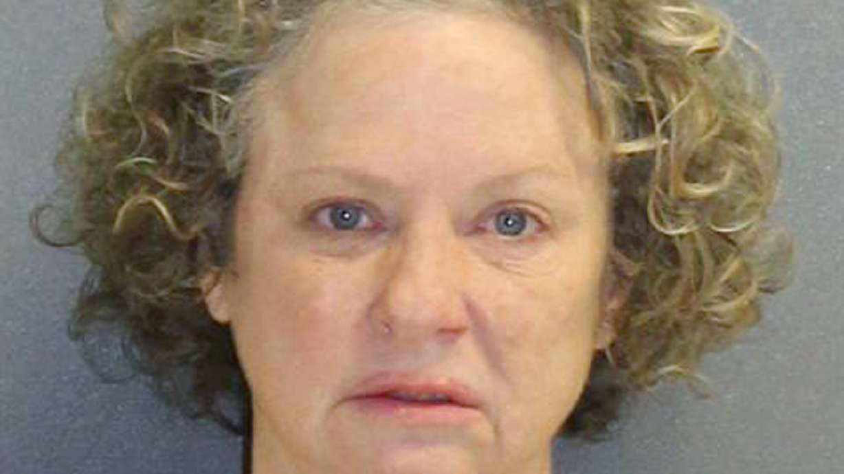 White woman threatens black deputy with KKK during arrest