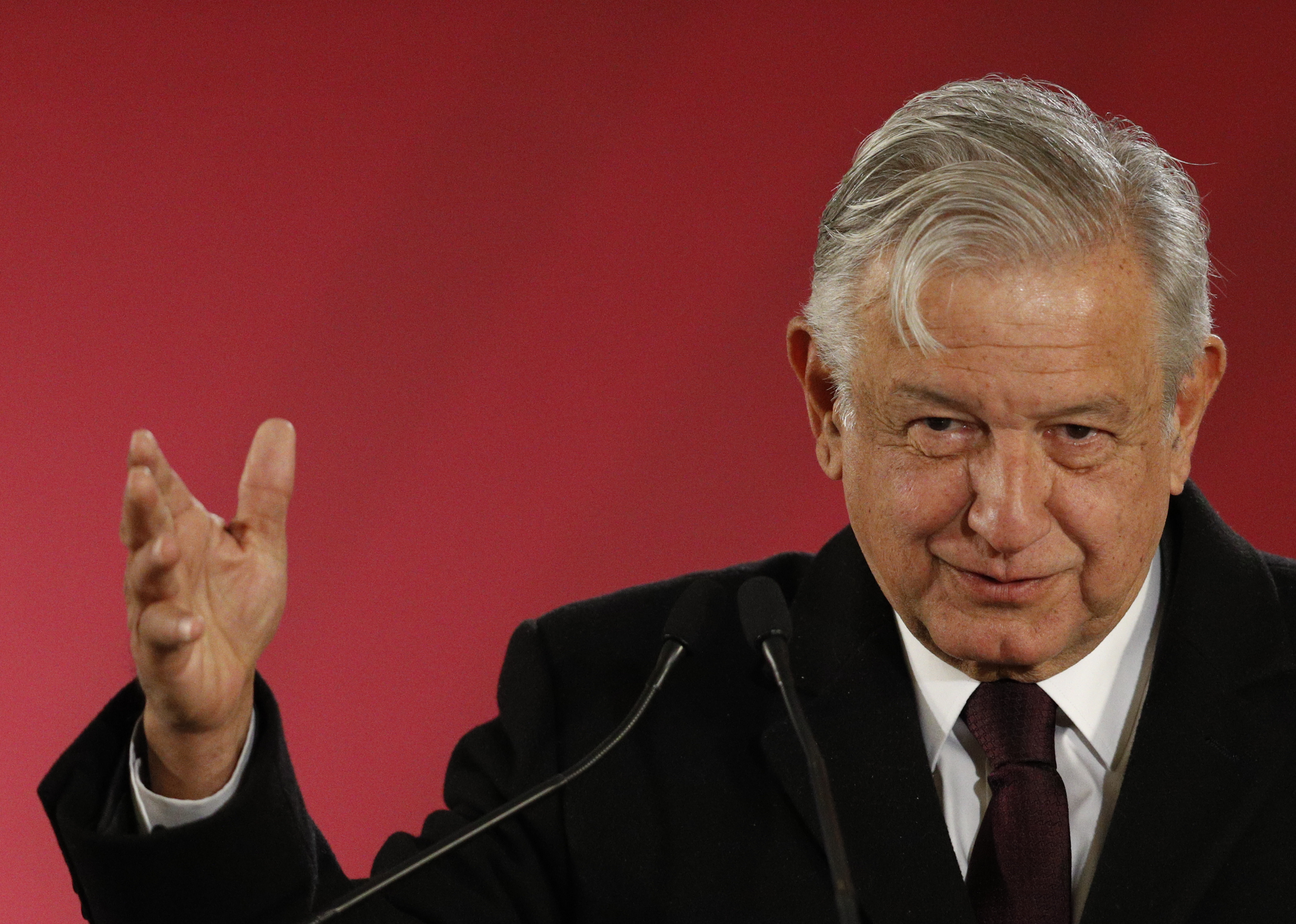 Mexican president announces bailout for cash-strapped Pemex