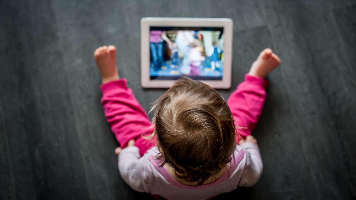 Screen time for kids under 2 more than doubles, study finds