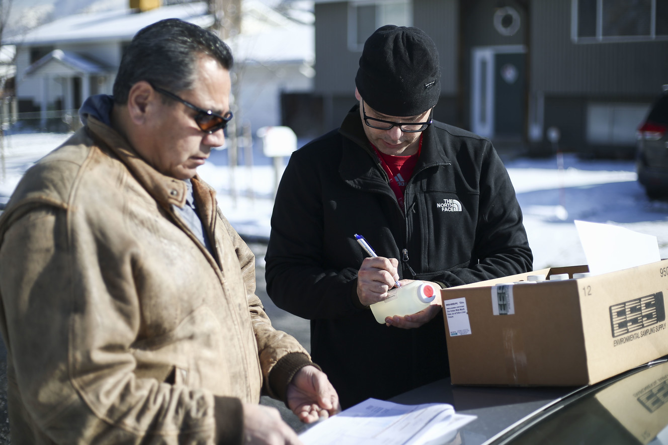 Sandy residents vent anger over city's water ordeal