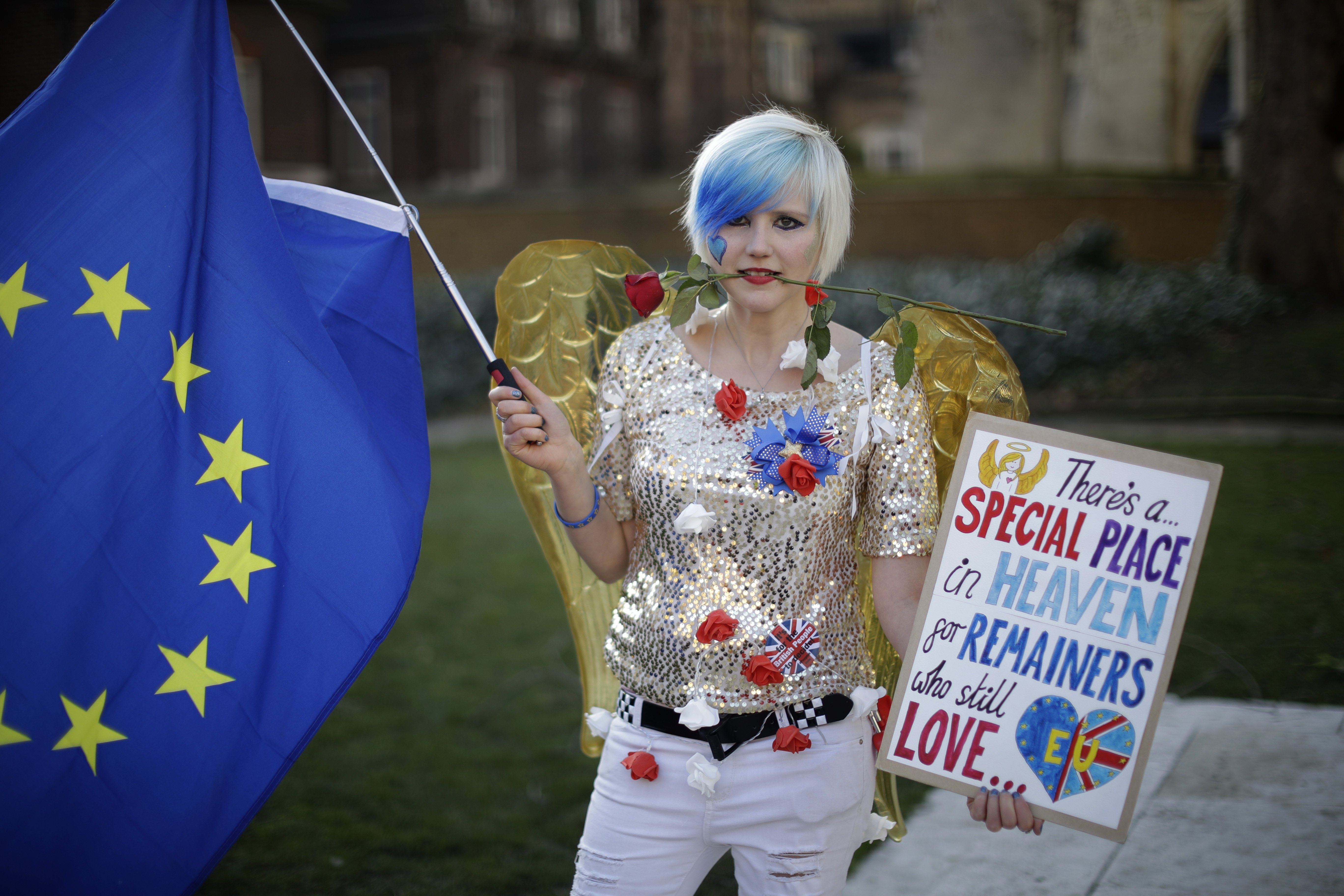 AP PHOTOS: Where pro- and anti-Brexit forces collide