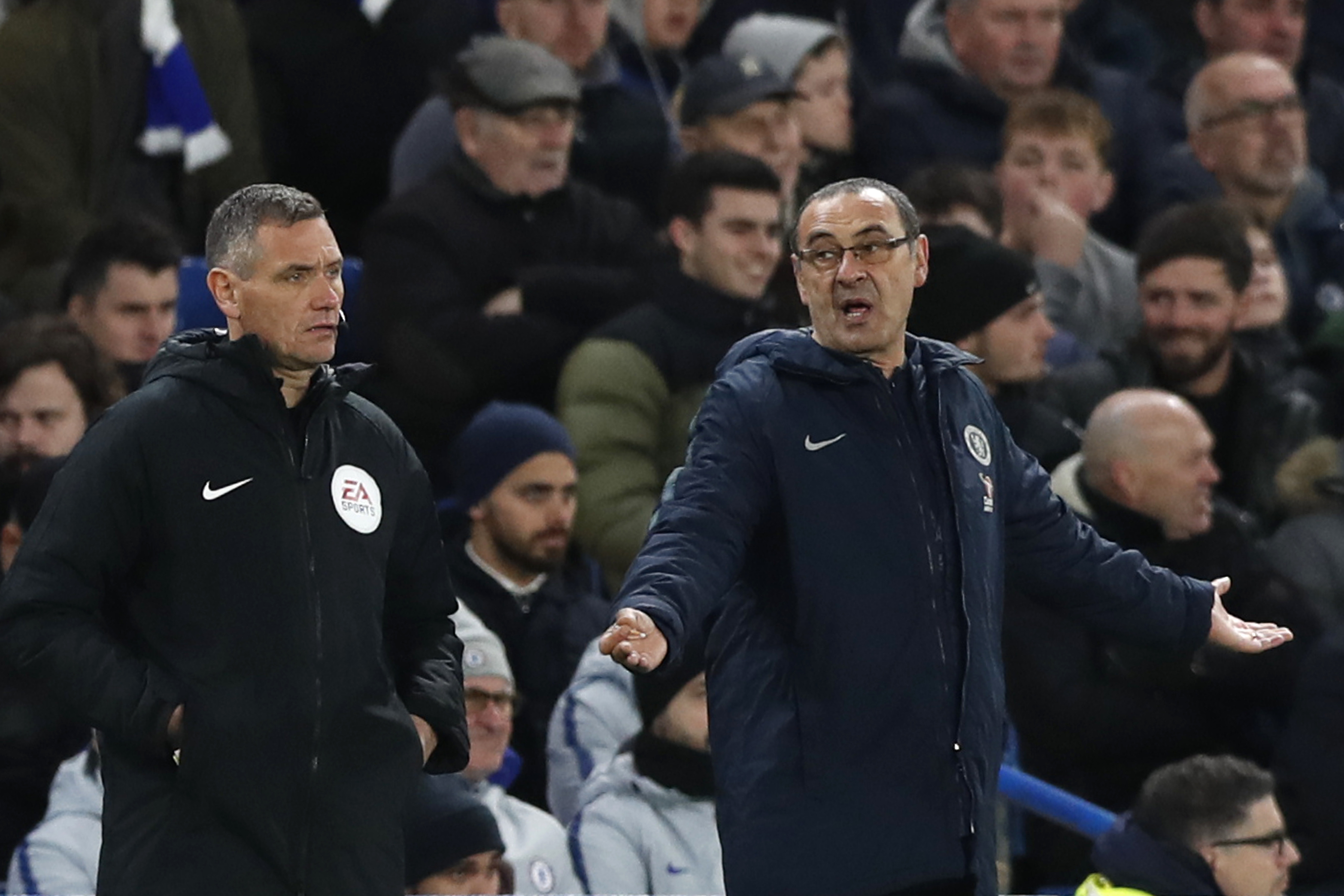 Chelsea coach Sarri looking for run of wins to appease fans