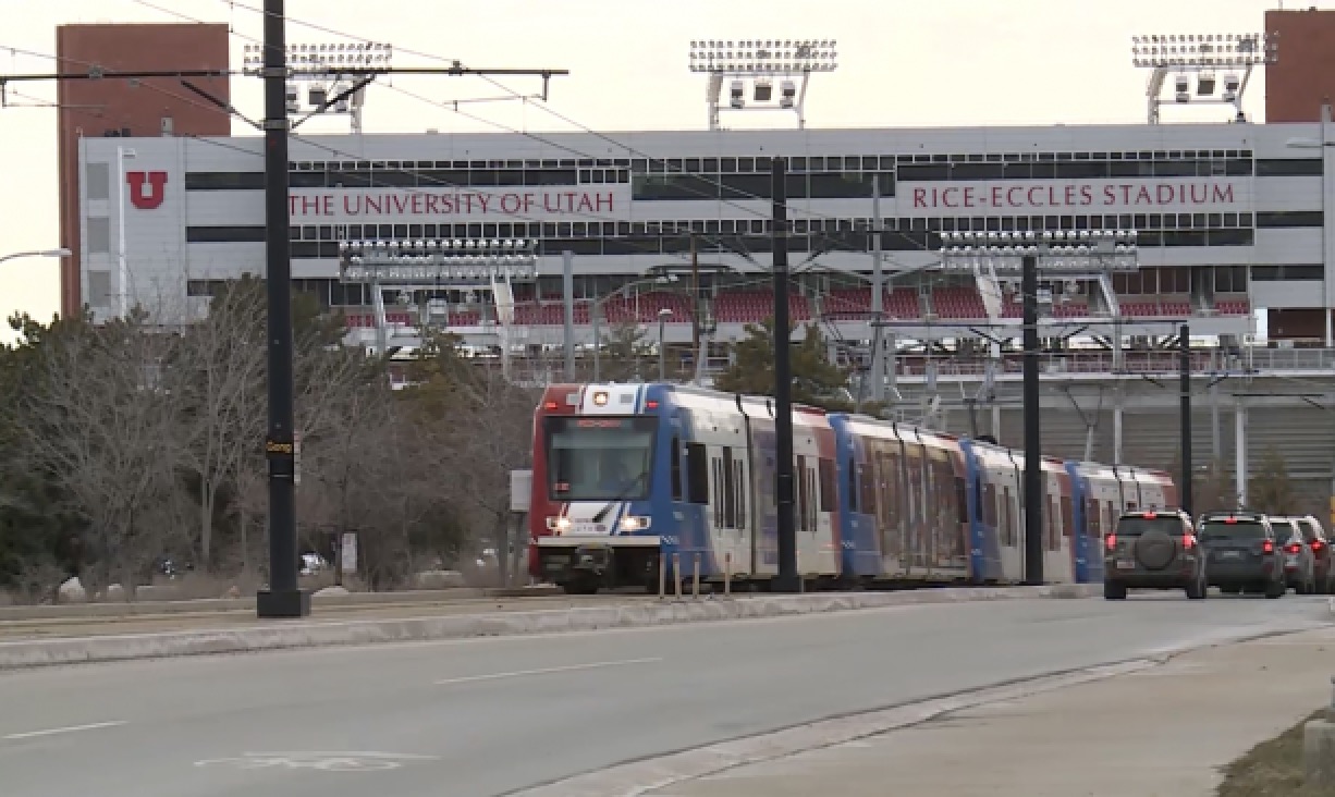 Student journalists reveal U. transportation passes cost more than counterparts