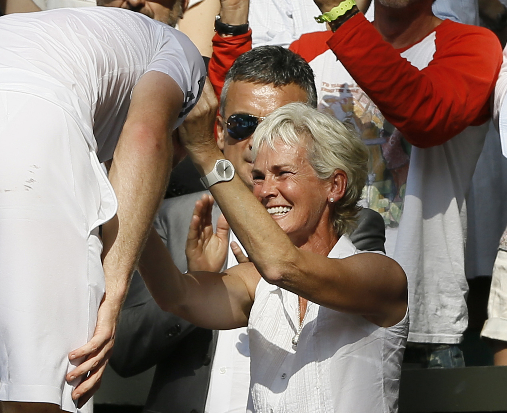Murray's mother says former Wimbledon champ could play again