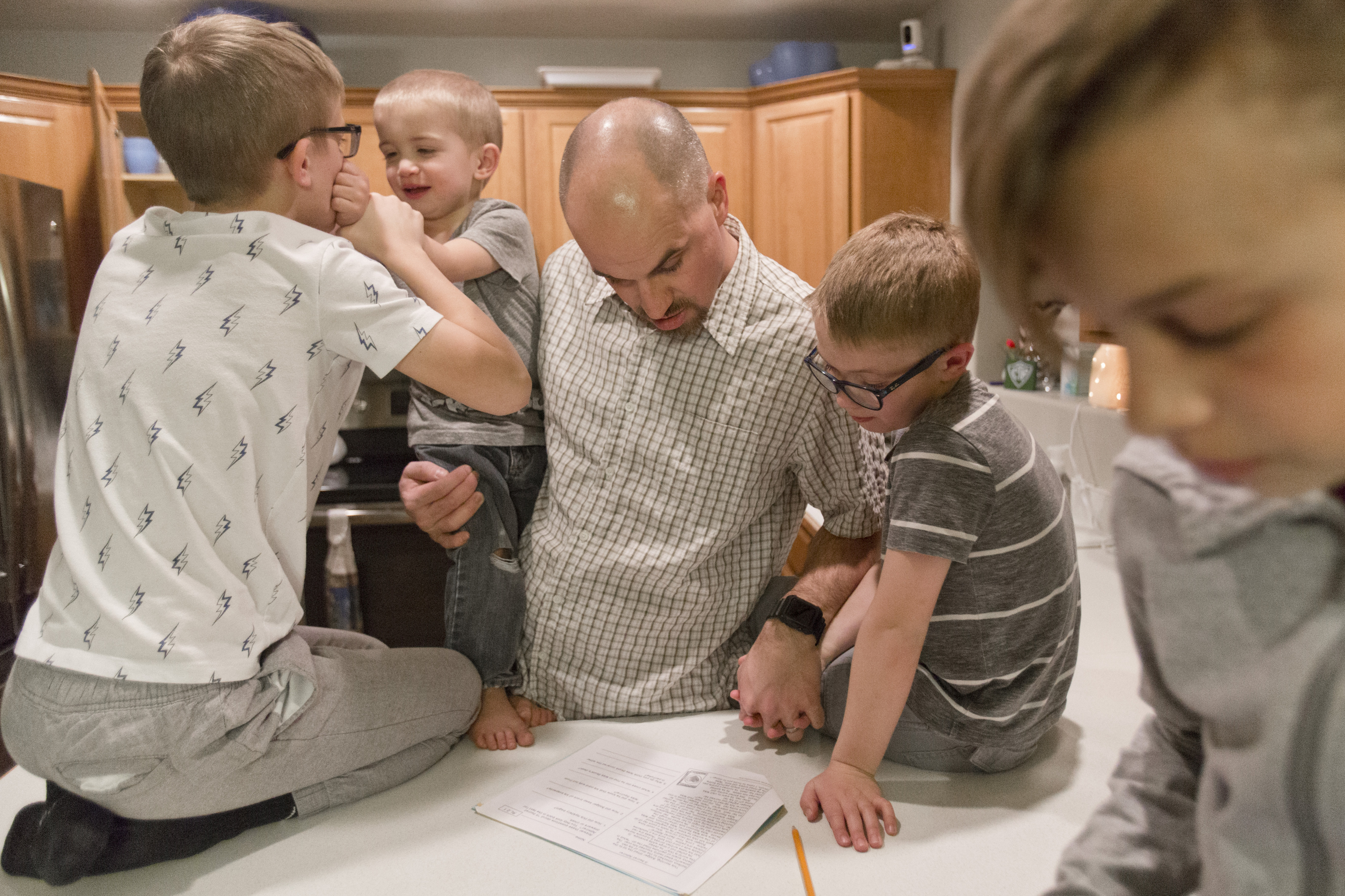 Utah County still home to many large families with 6 kids