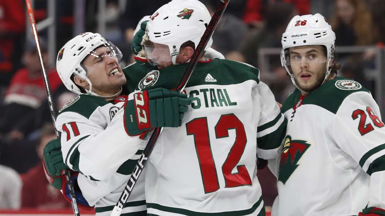 Wild win 2nd straight road game, beat Red Wings 3-2