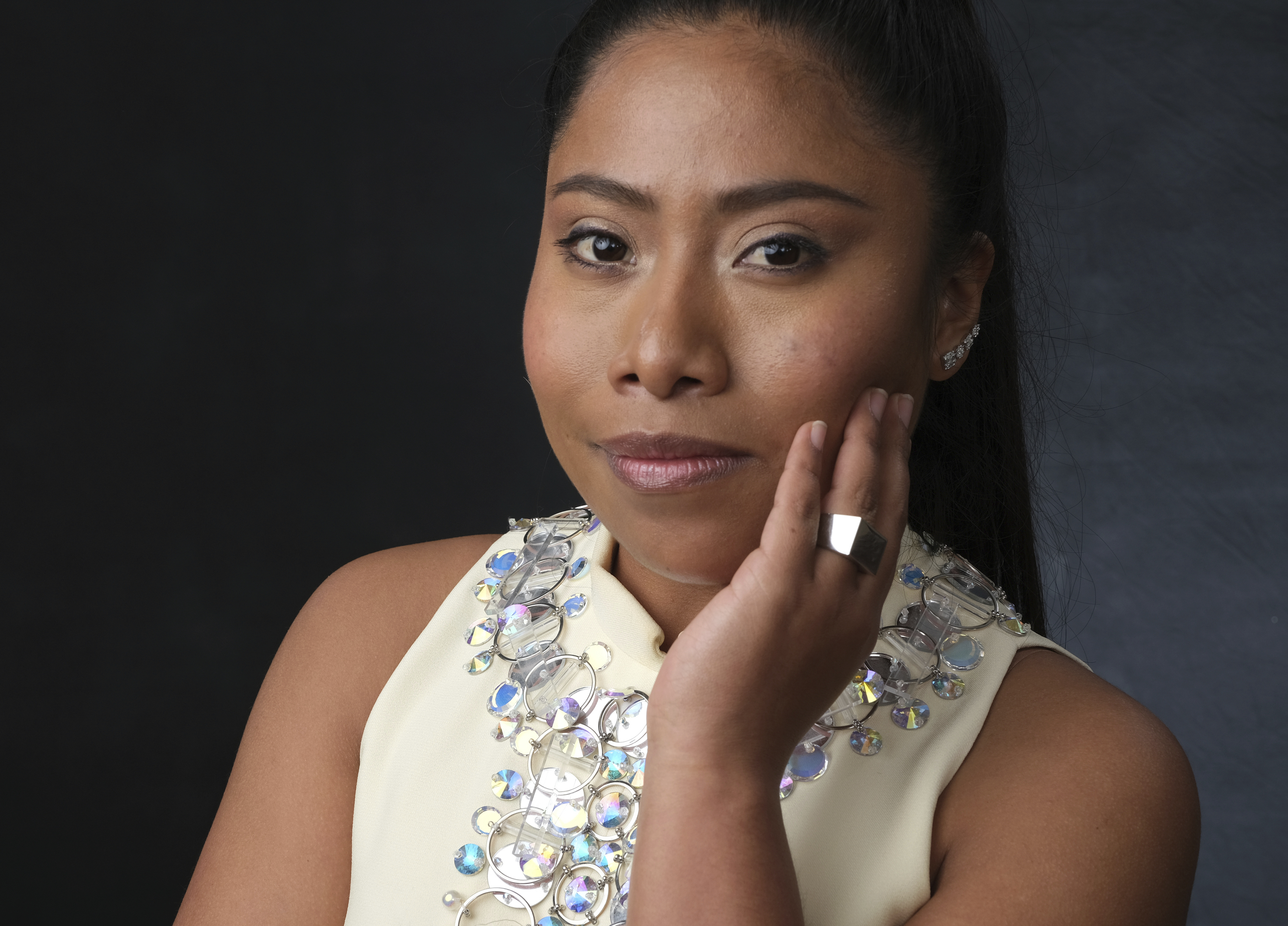 US Latinas rally around 'Roma' actress Yalitza Aparicio
