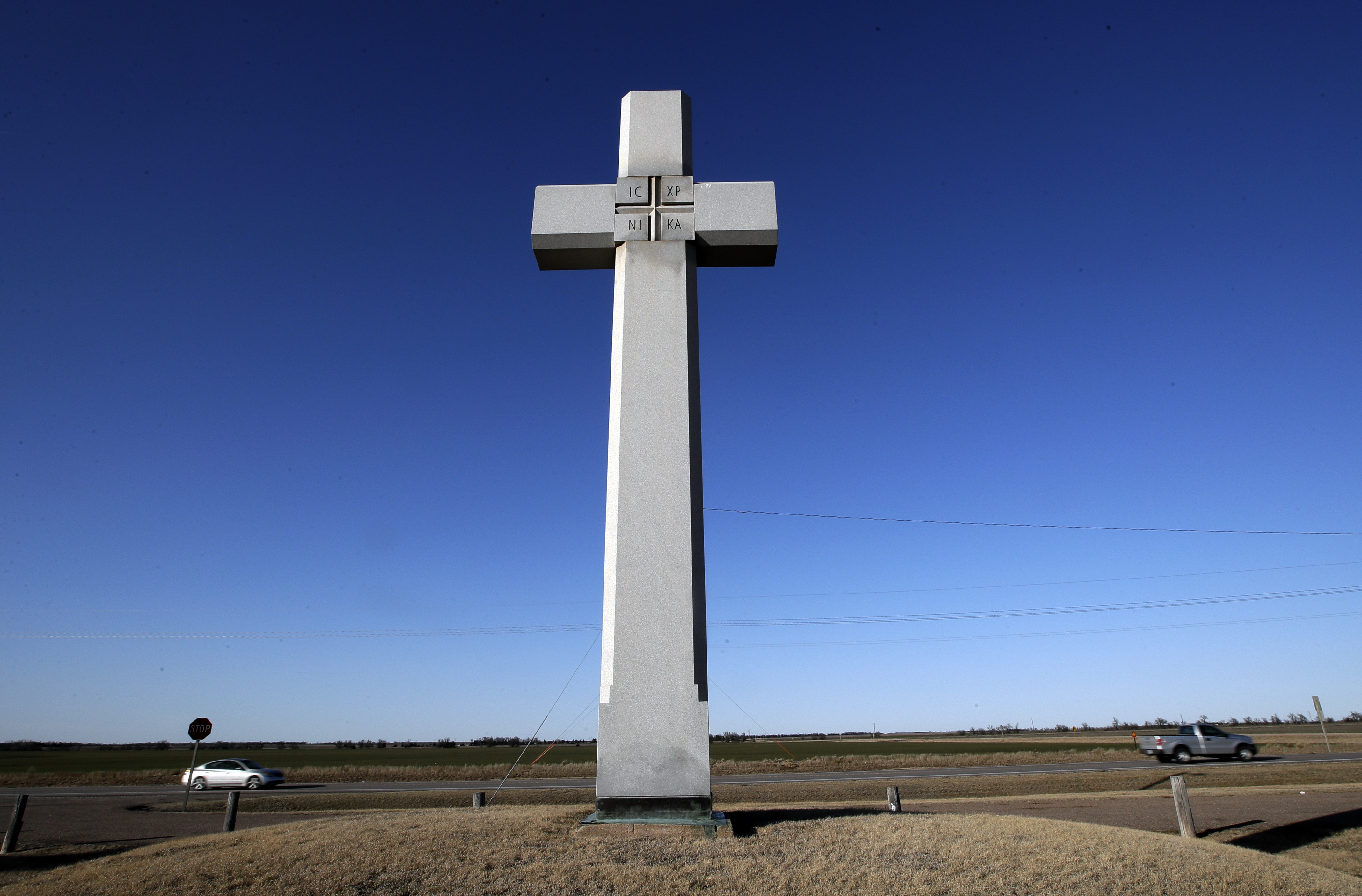 High court deciding fate of cross-shaped Maryland memorial
