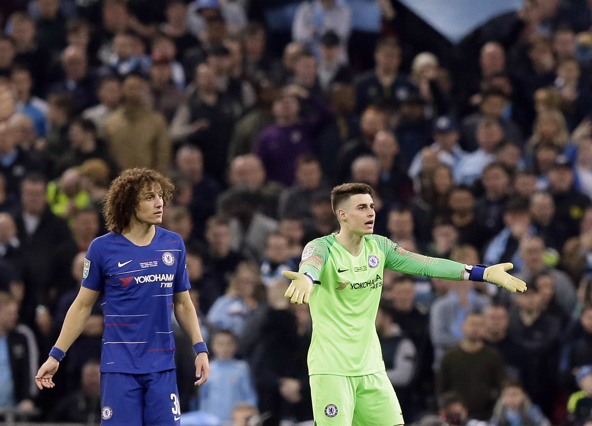 Chelsea goalie apologizes for refusing to leave field