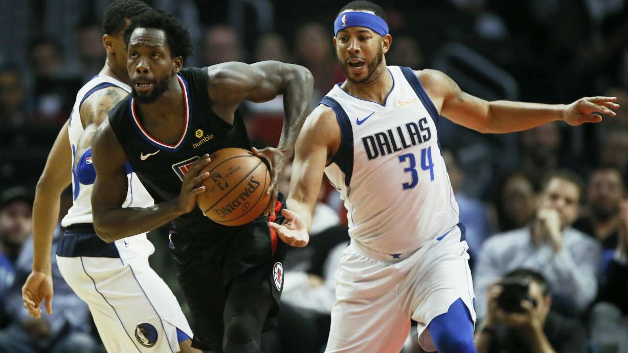 Harrell dunks Clippers past Mavericks 121-112