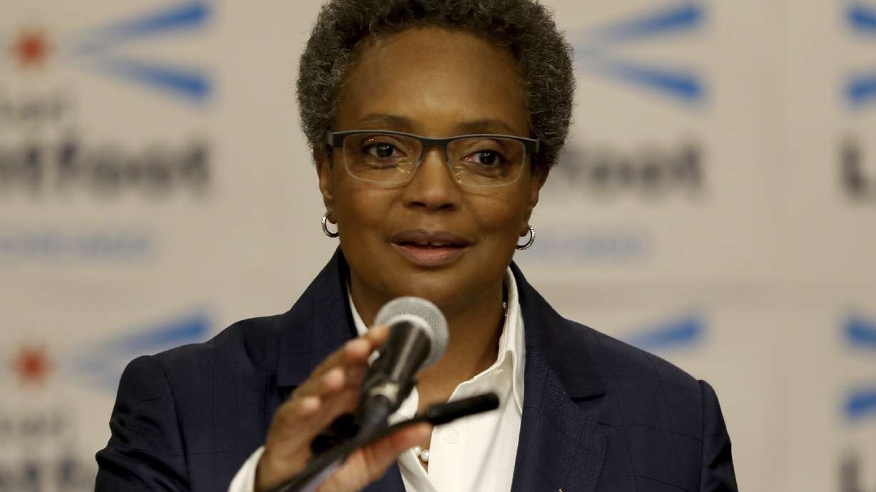 The Latest: Chicago polls close in city's mayoral election