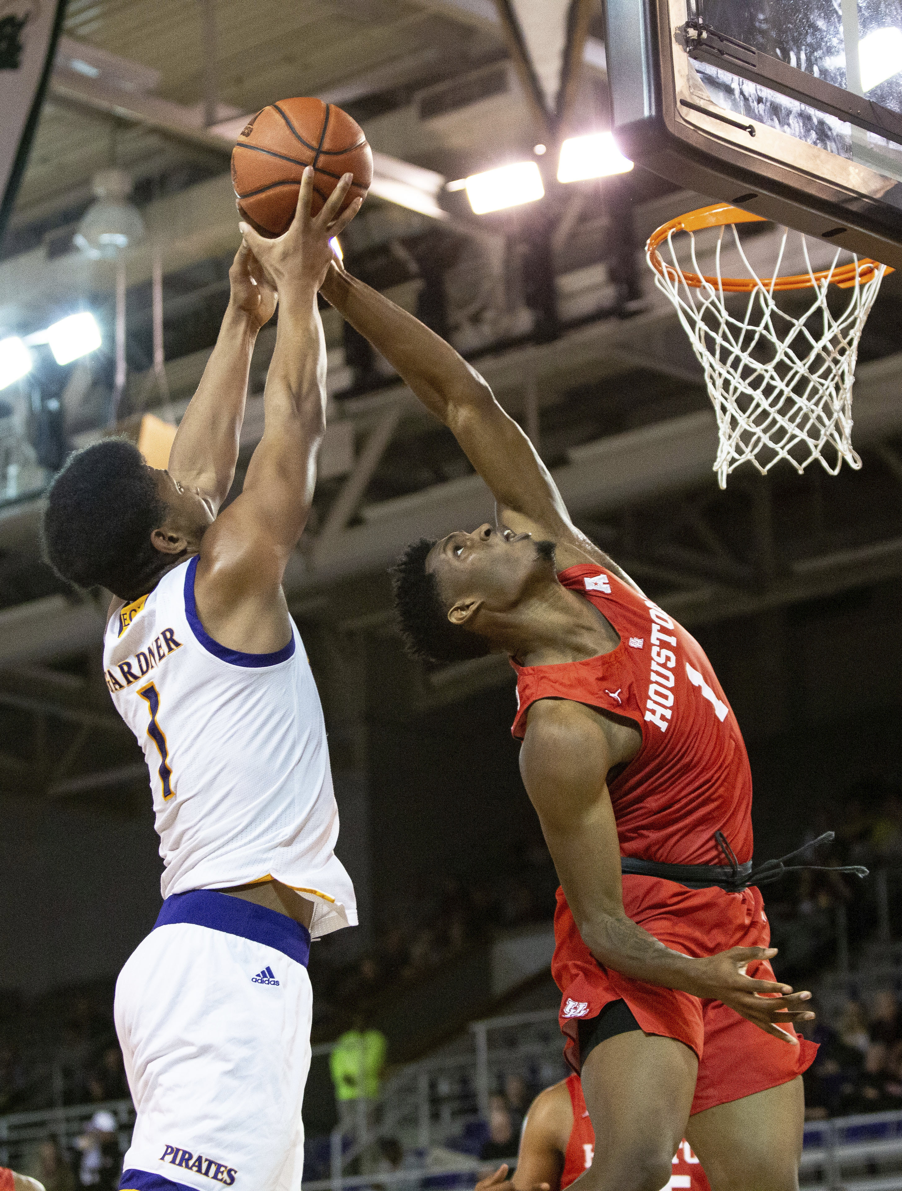 Davis, No. 8 Houston beat East Carolina 99-65 to reach 27-1