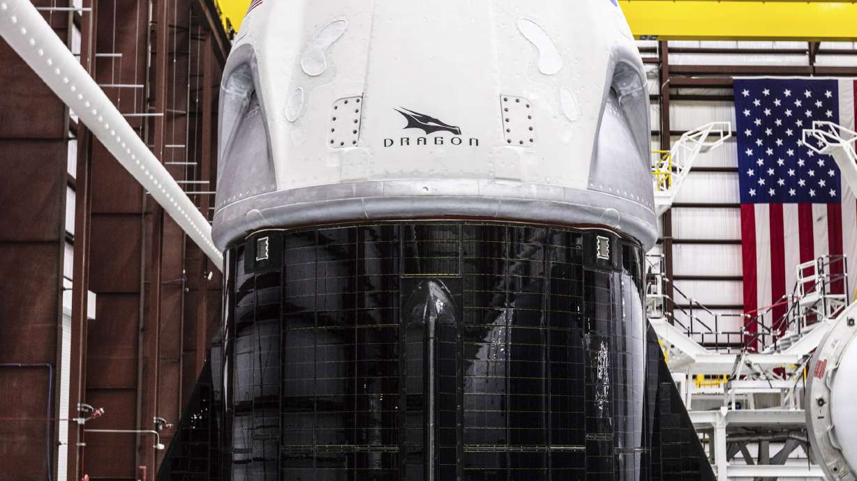 SpaceX debuts new crew capsule in crucial test flight