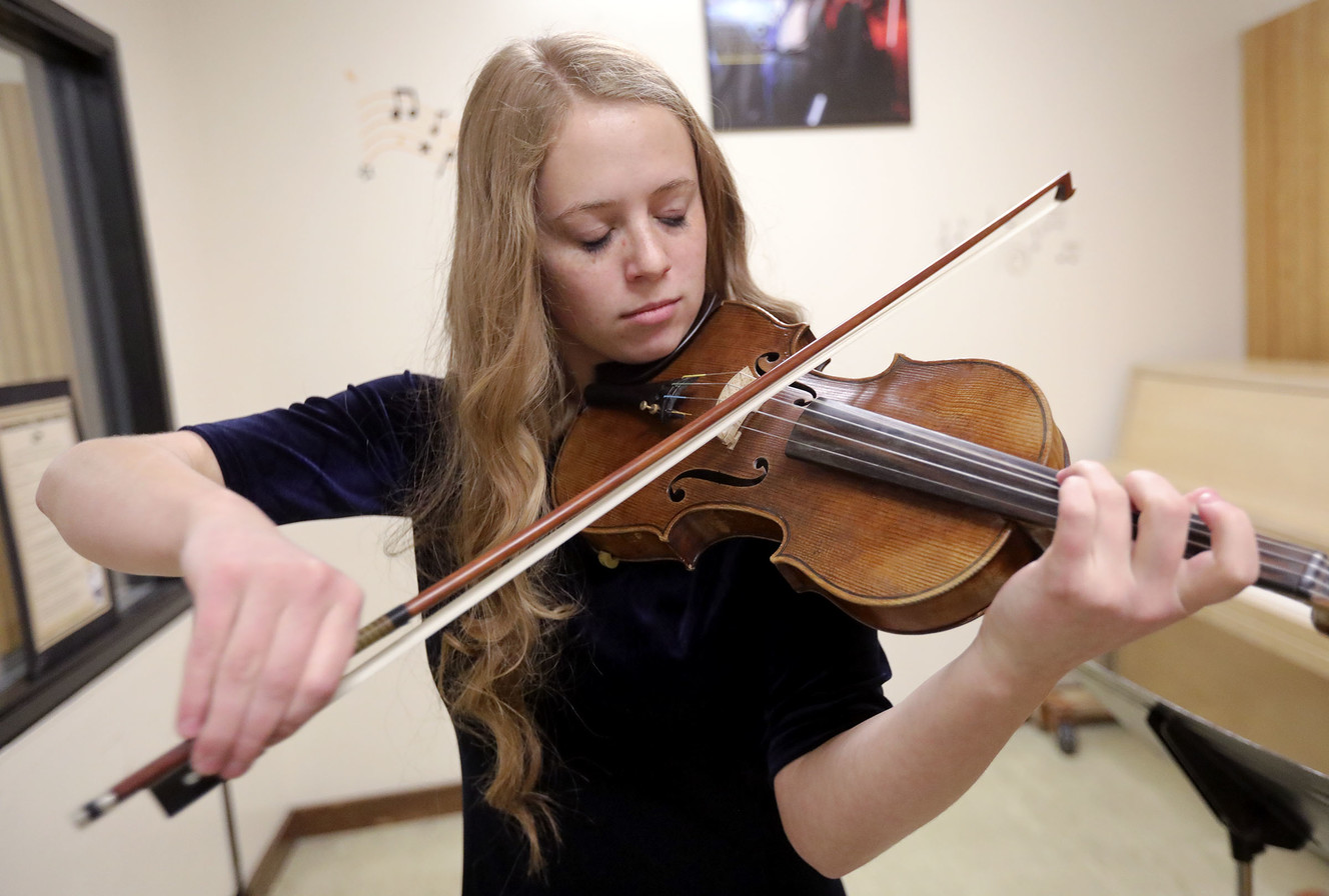 Wasatch Front's Sterling Scholar finalists shine bright in final judging at Cottonwood High School