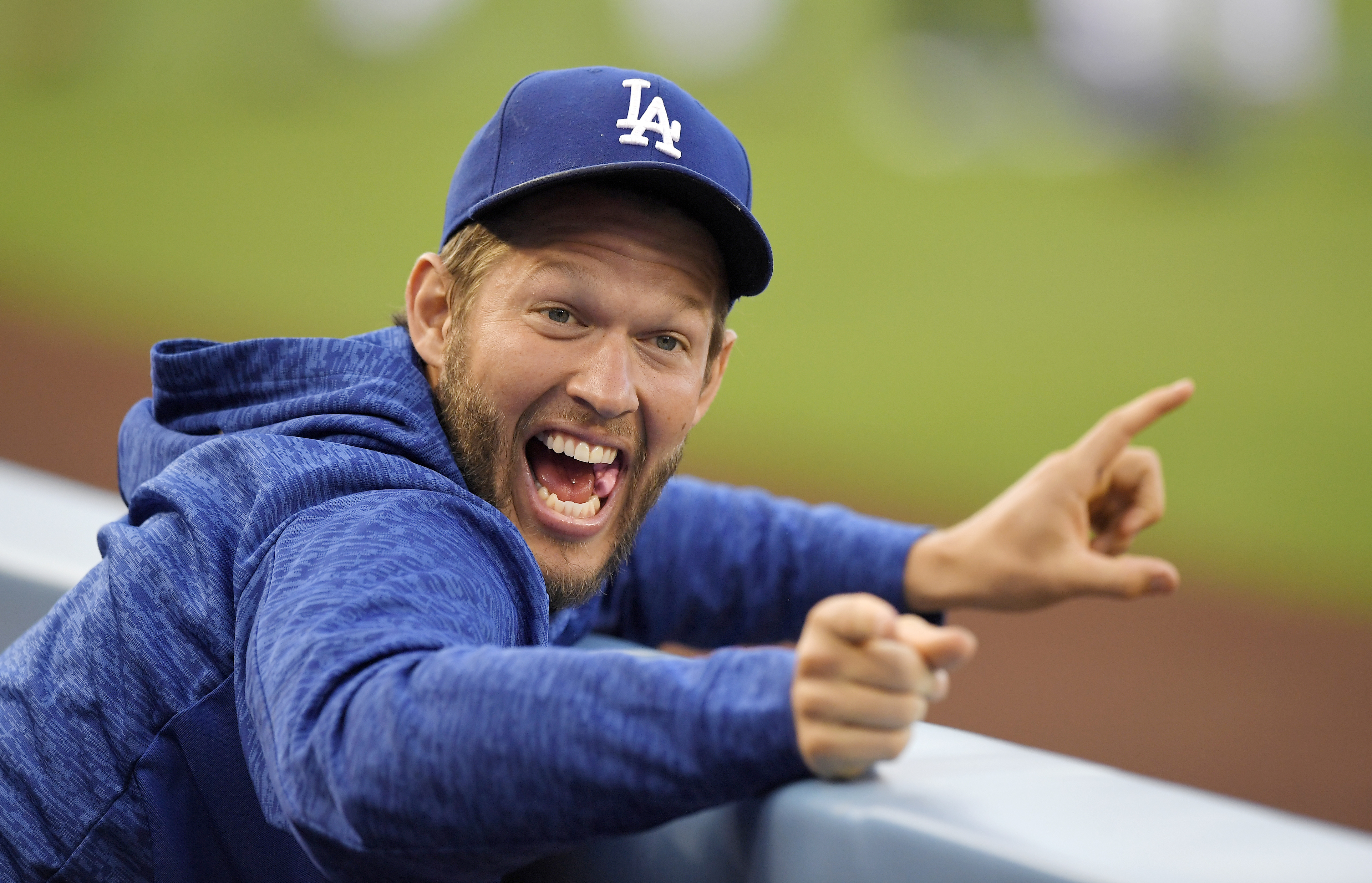 Kershaw still not throwing after feeling shoulder discomfort