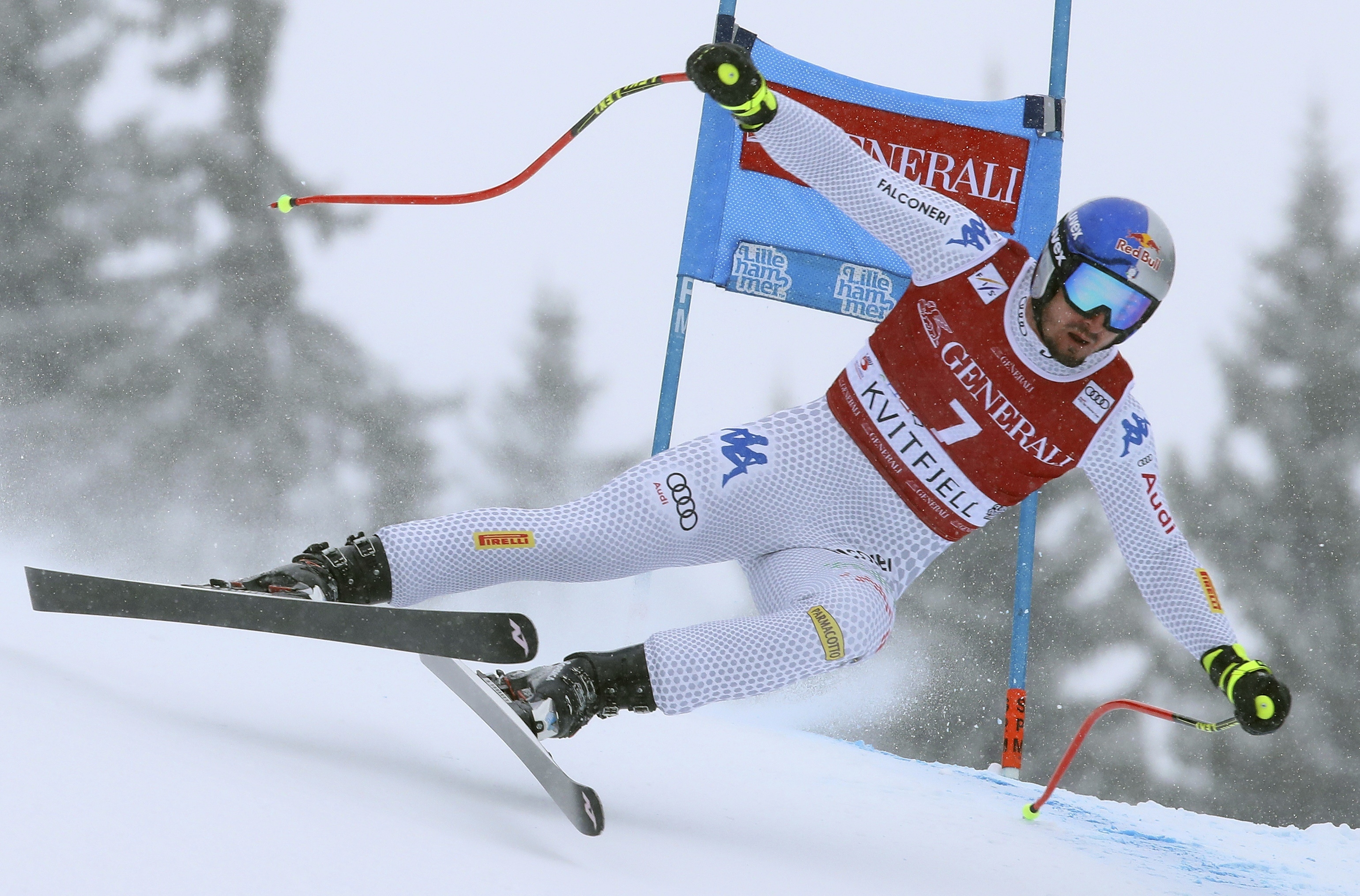 Paris wins 2nd race in 2 days, goes top of super-G standings