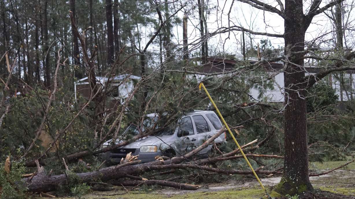 The Latest: Search ongoing for Alabama tornado victims