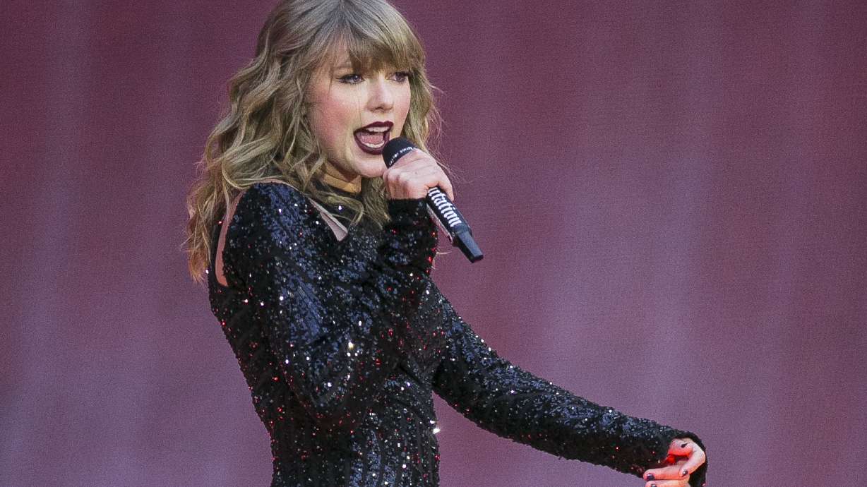 Taylor Swift offers '30 things I learned before turning 30'