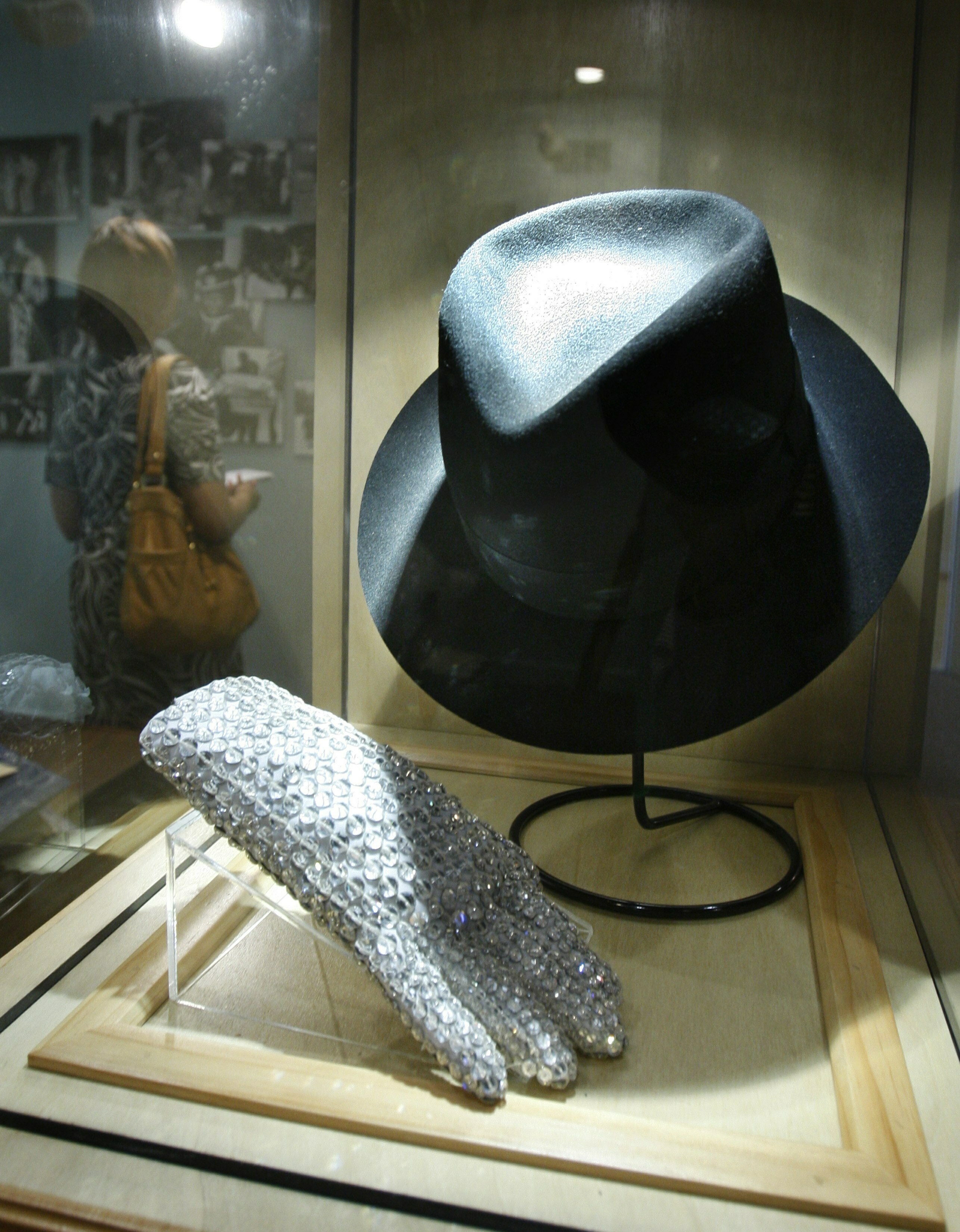 Music museums keeping Michael Jackson exhibits on display
