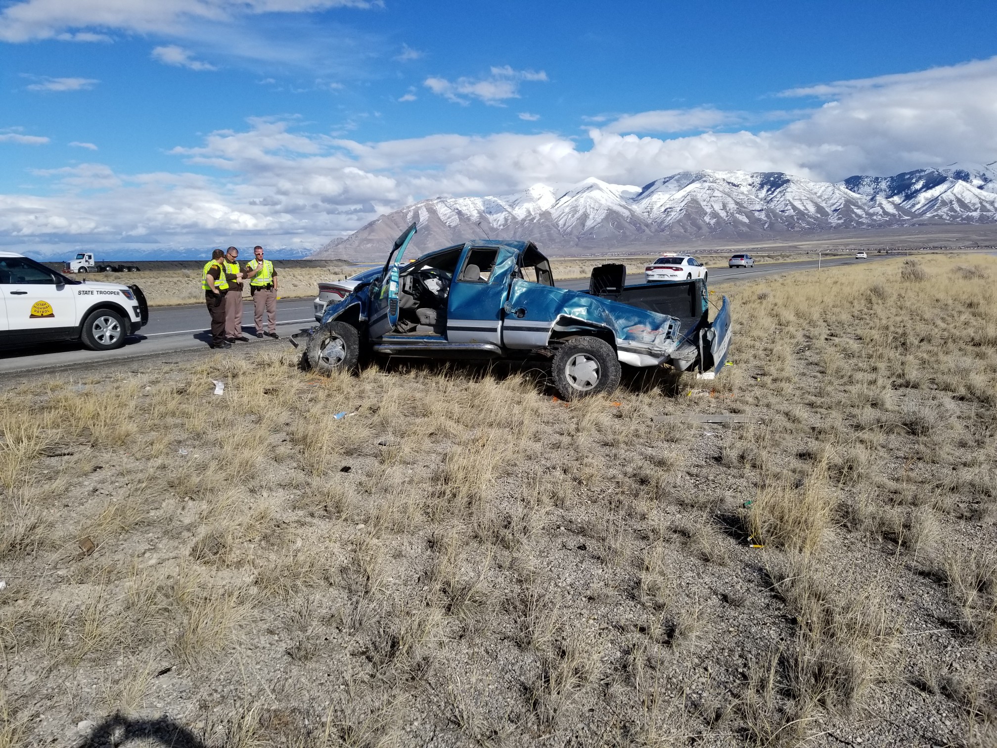 1 dead, 1 injured after rollover crash on I-80 in Tooele County, officials say