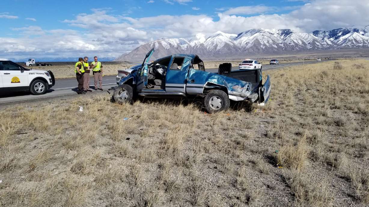 1 dead, 1 injured after rollover crash on I-80 in Tooele County, officials say