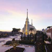 President Russell M. Nelson meets with Latter-day Saint youth in Rome on eve of temple dedication