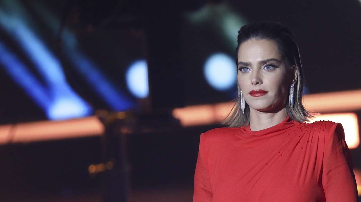 Wonder Woman to the rescue: Gal Gadot takes on Netanyahu