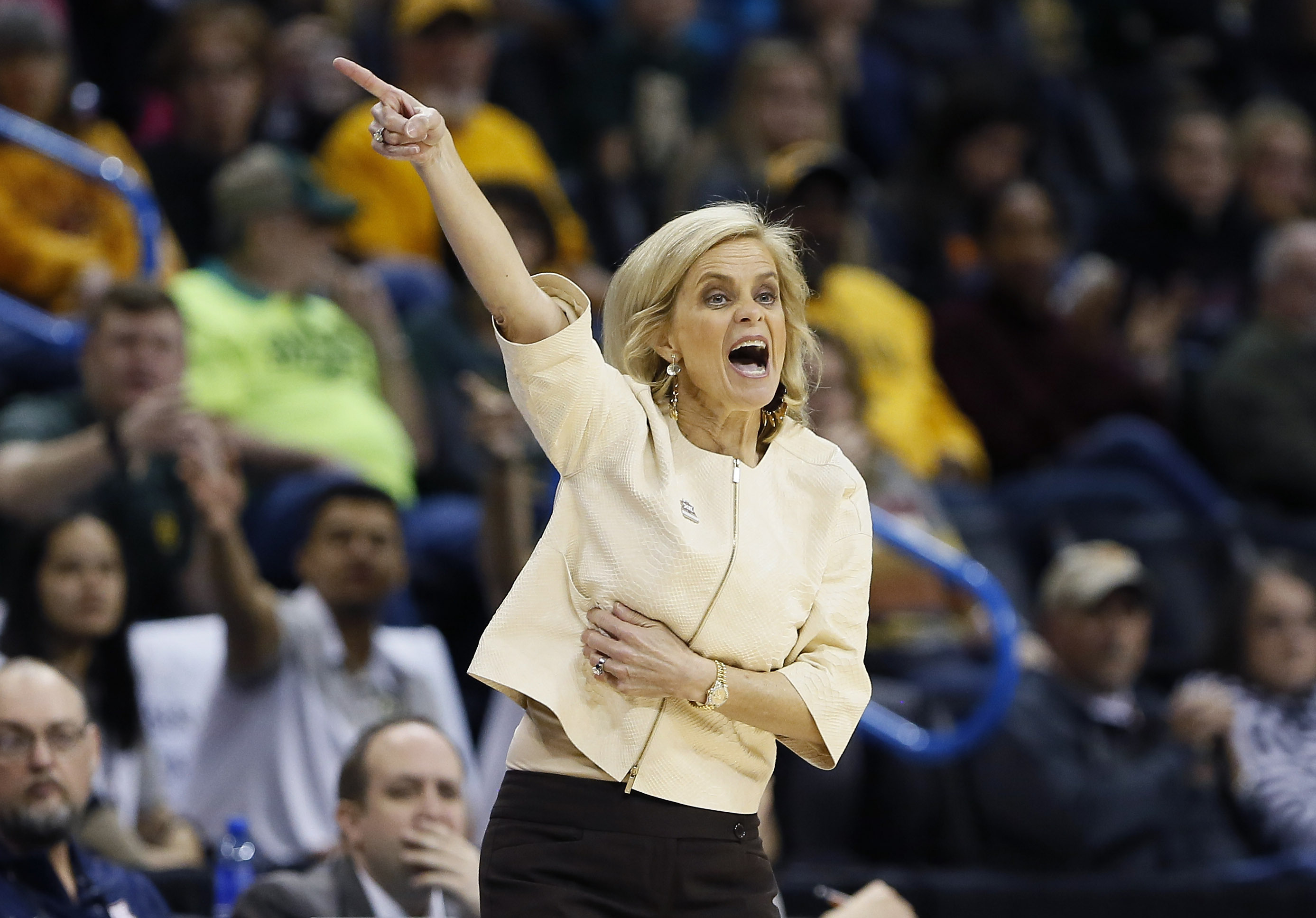 Baylor stays as unanimous No. 1 in AP women's hoops poll