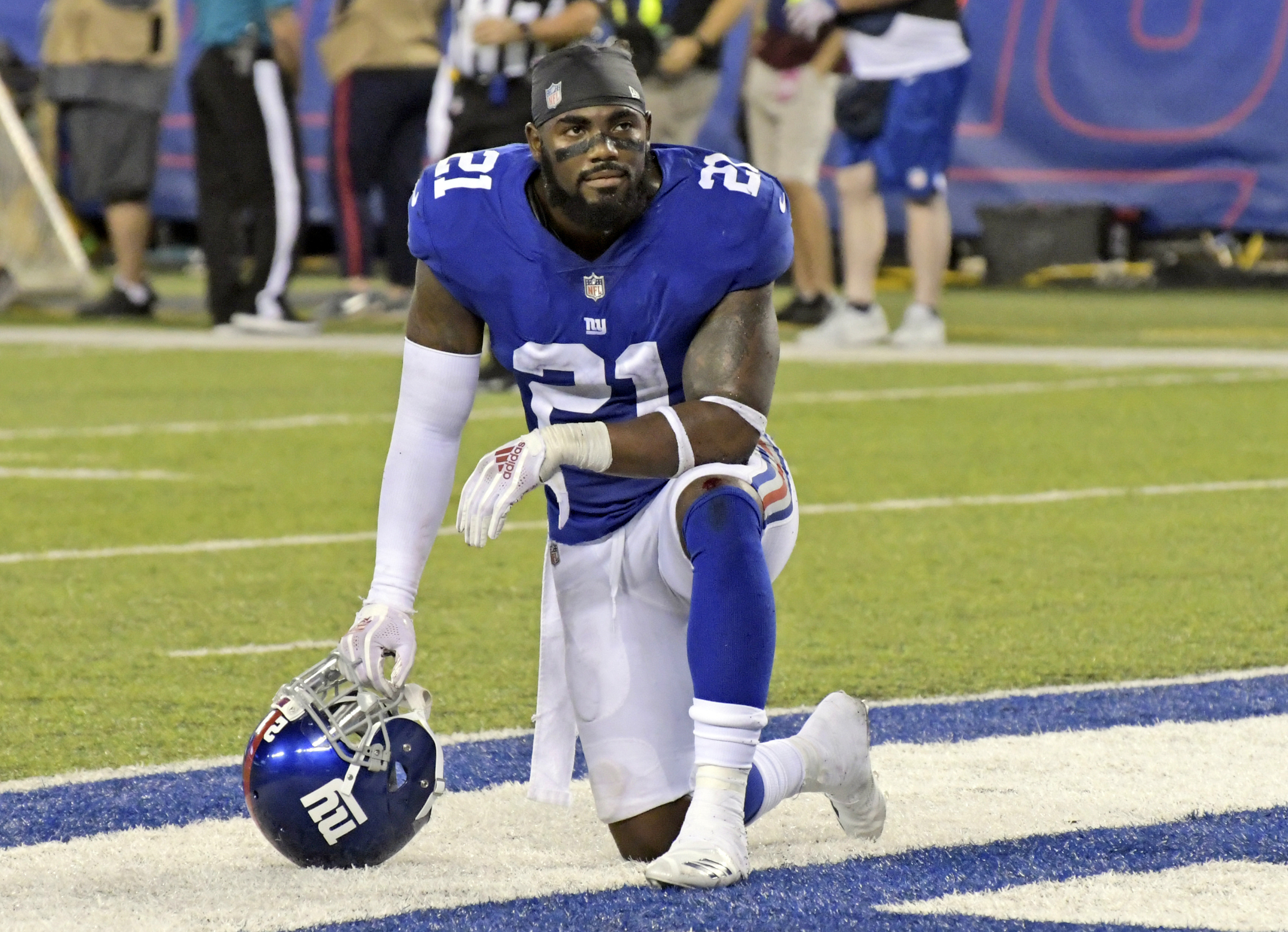 AP Source: Redskins to sign Collins to $84M, 6-year deal