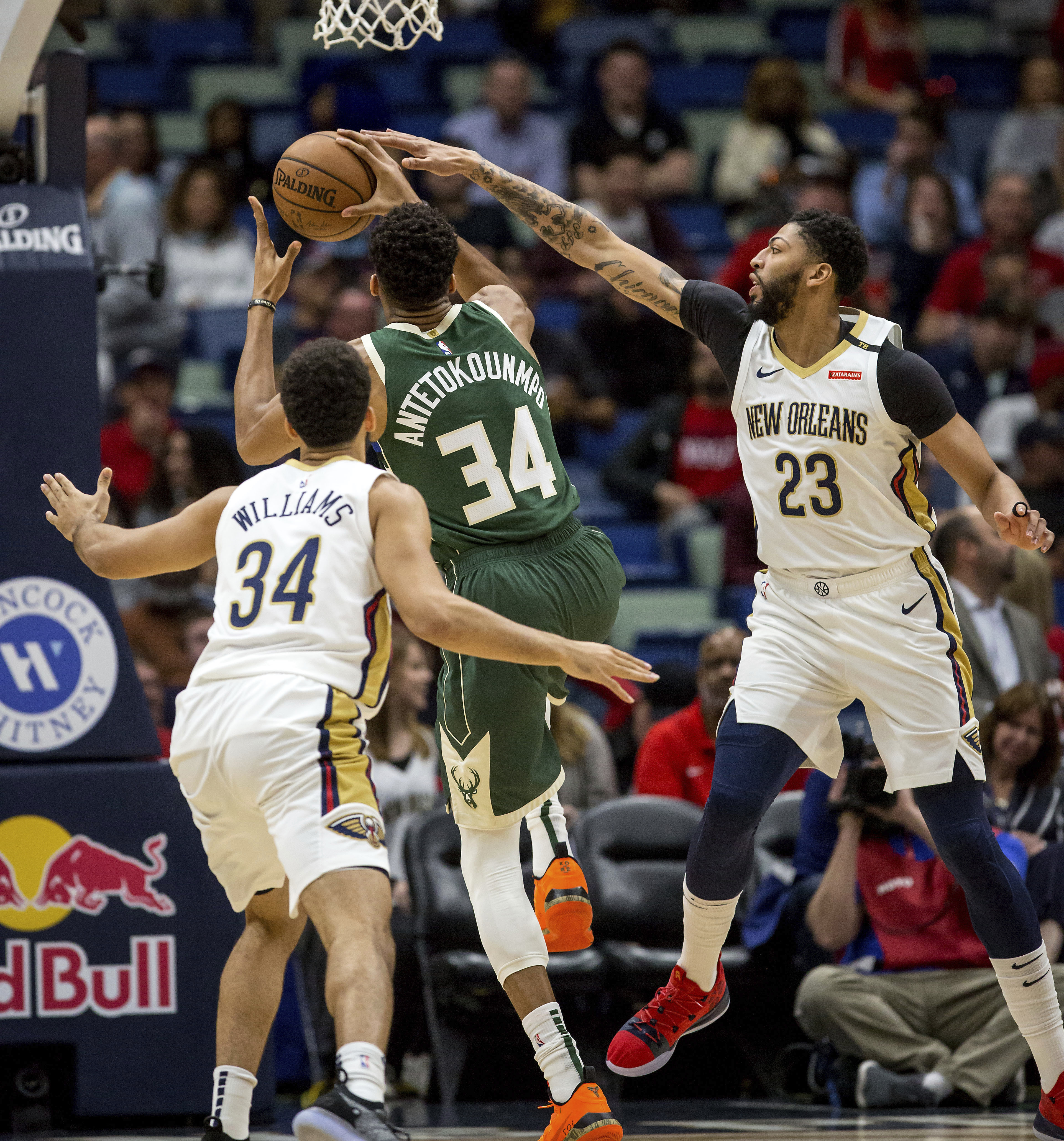 Bucks used big third quarter to pull away and beat Pelicans
