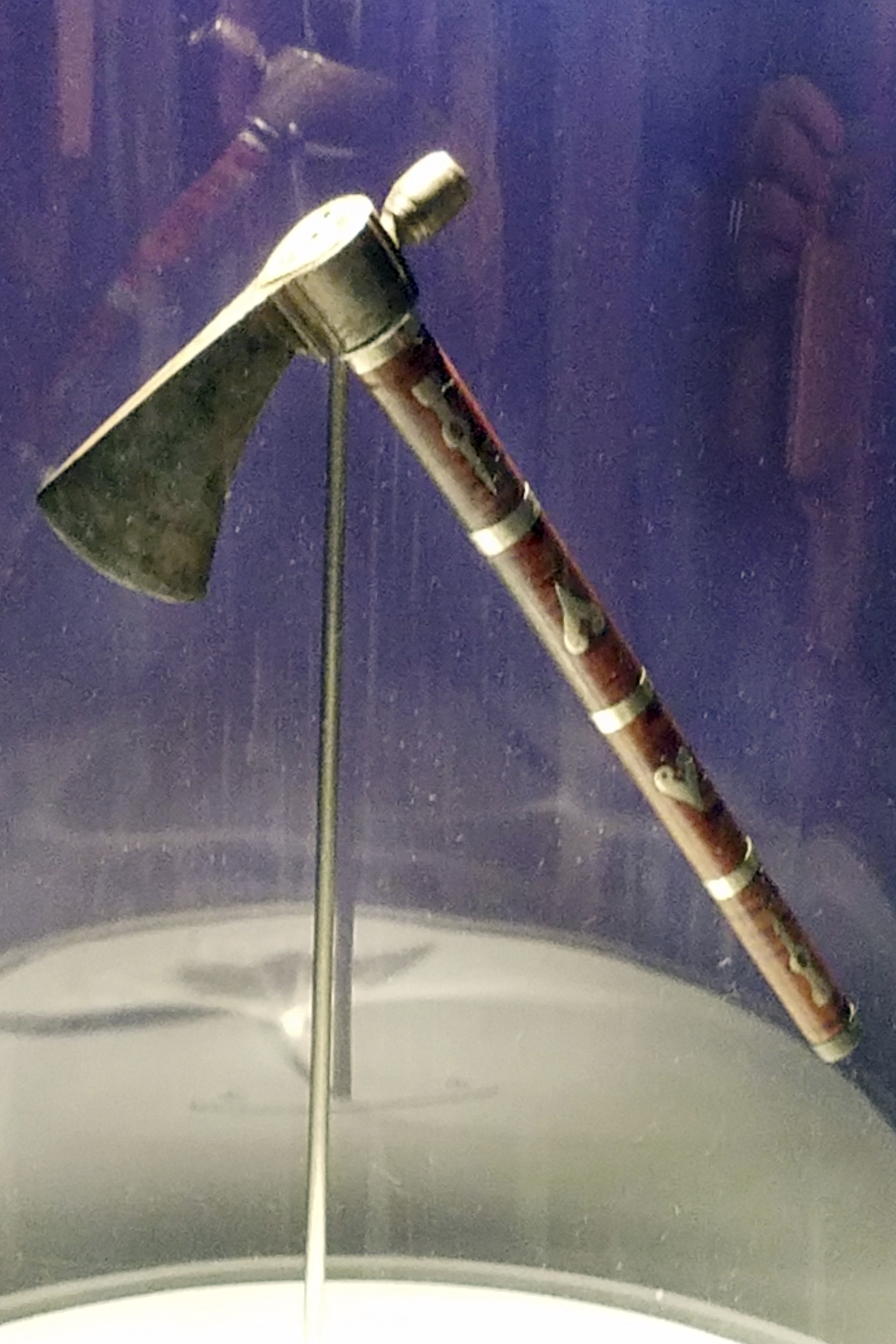 Pipe tomahawk given by Washington in 1792 loaned to tribe