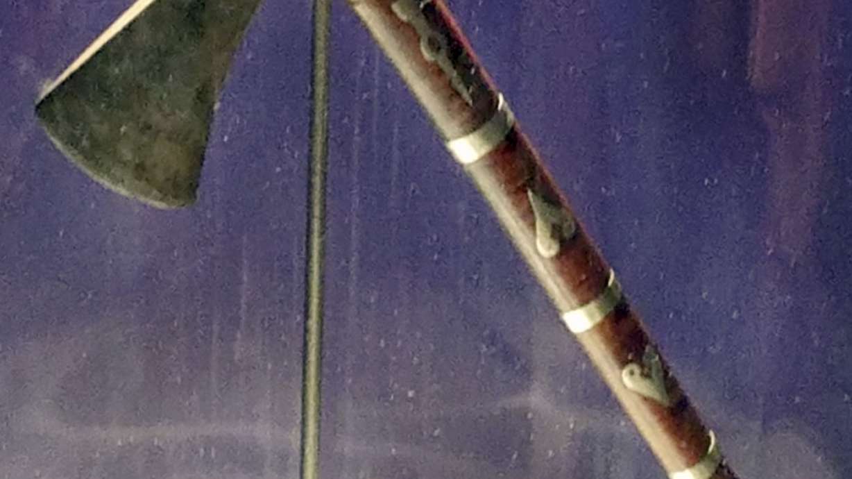 Pipe tomahawk given by Washington in 1792 loaned to tribe