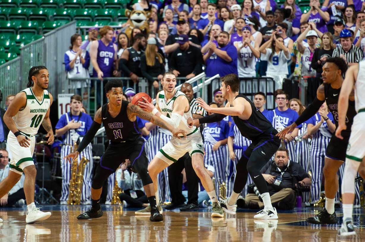 Baylee Steele looks to drive to the rim during Utah Valley's 78-74 loss to Grand Canyon in the semifinals of the WAC tournament, Friday, March 15, 2019 at Orleans Arena in Las Vegas. (Photo: Mark Nessia, WAC Sports)