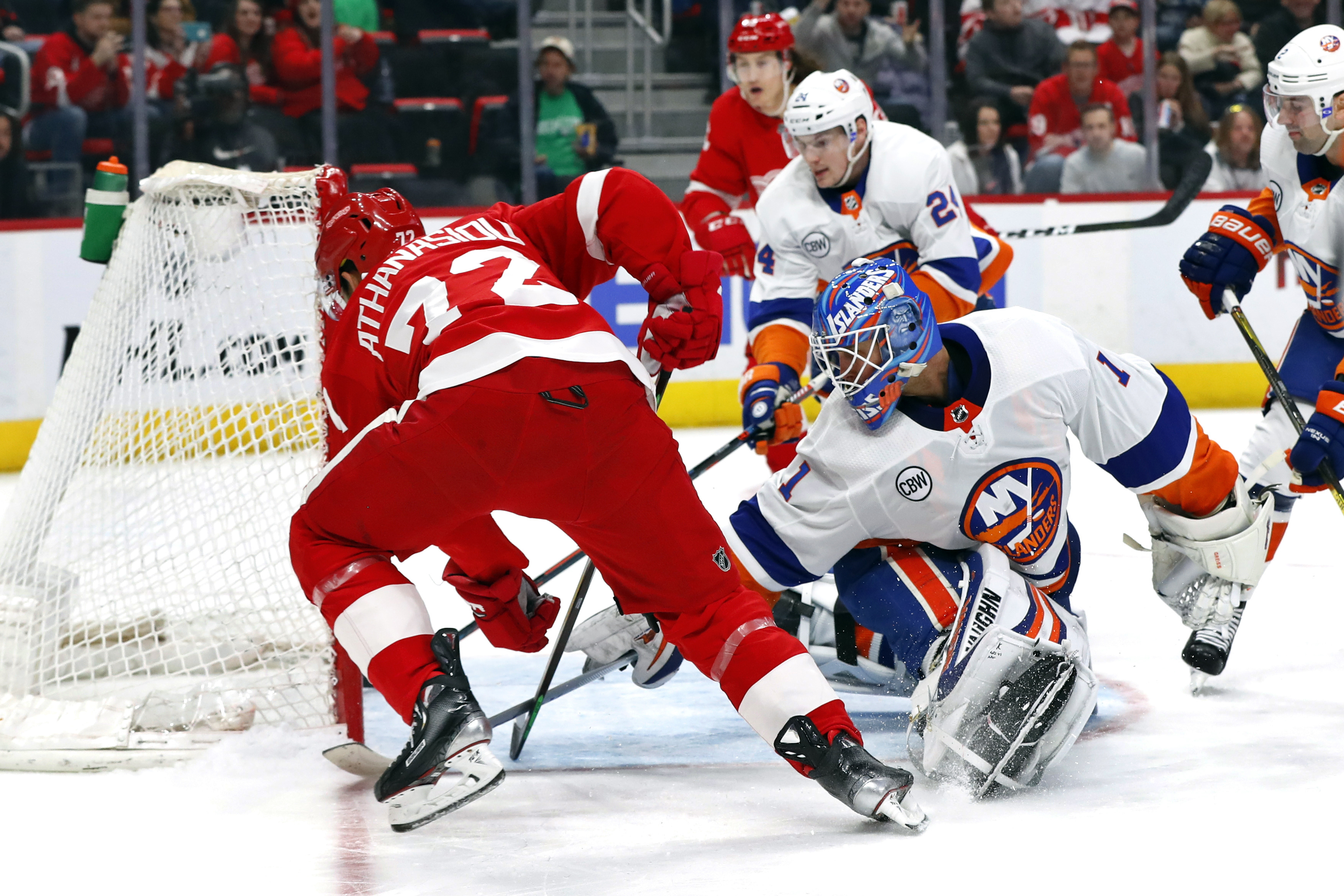 Andreas Athanasiou scores 2, Red Wings beat Islanders 2-1