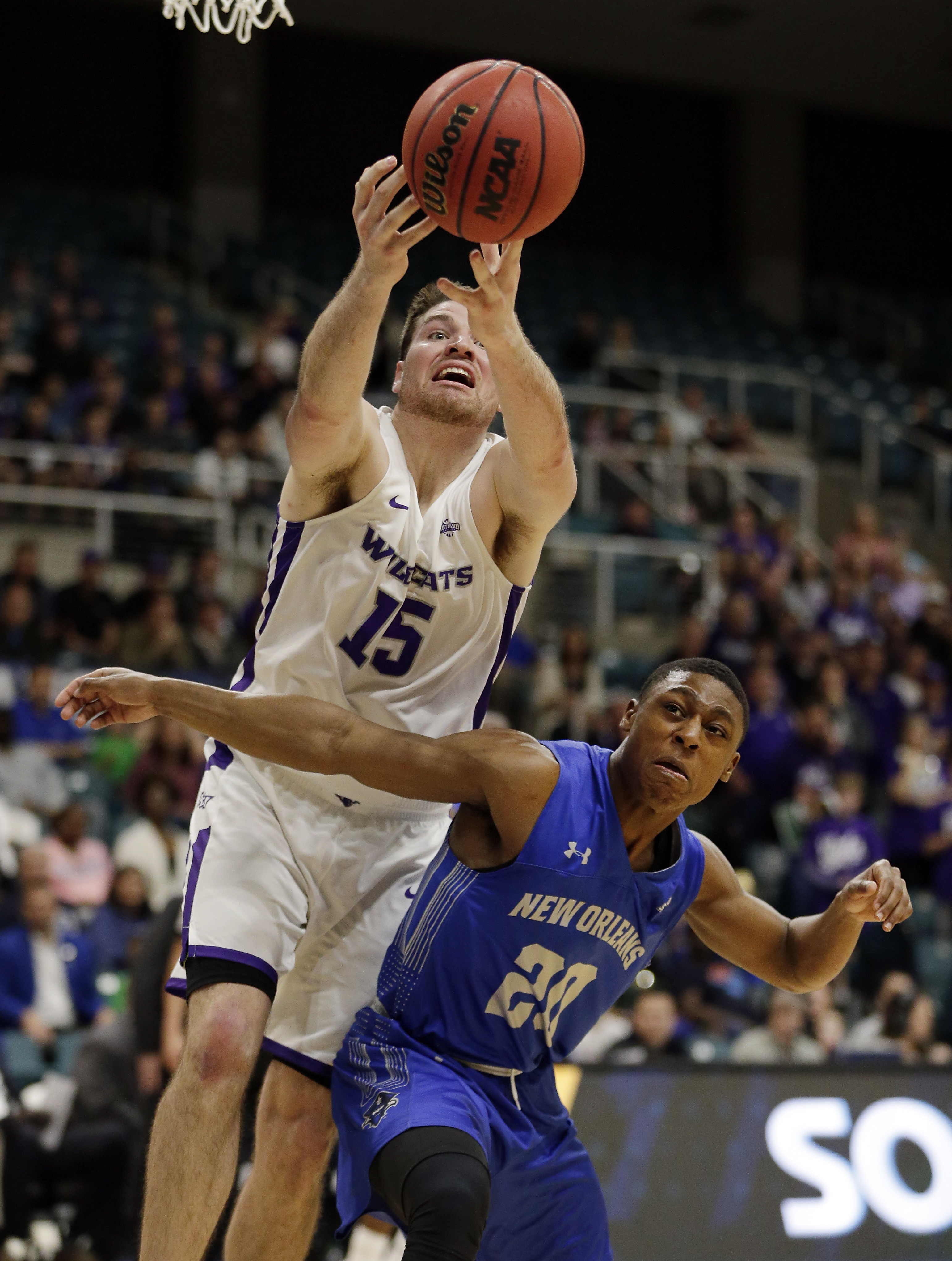 Abilene Christian wins Southland for 1st NCAA berth