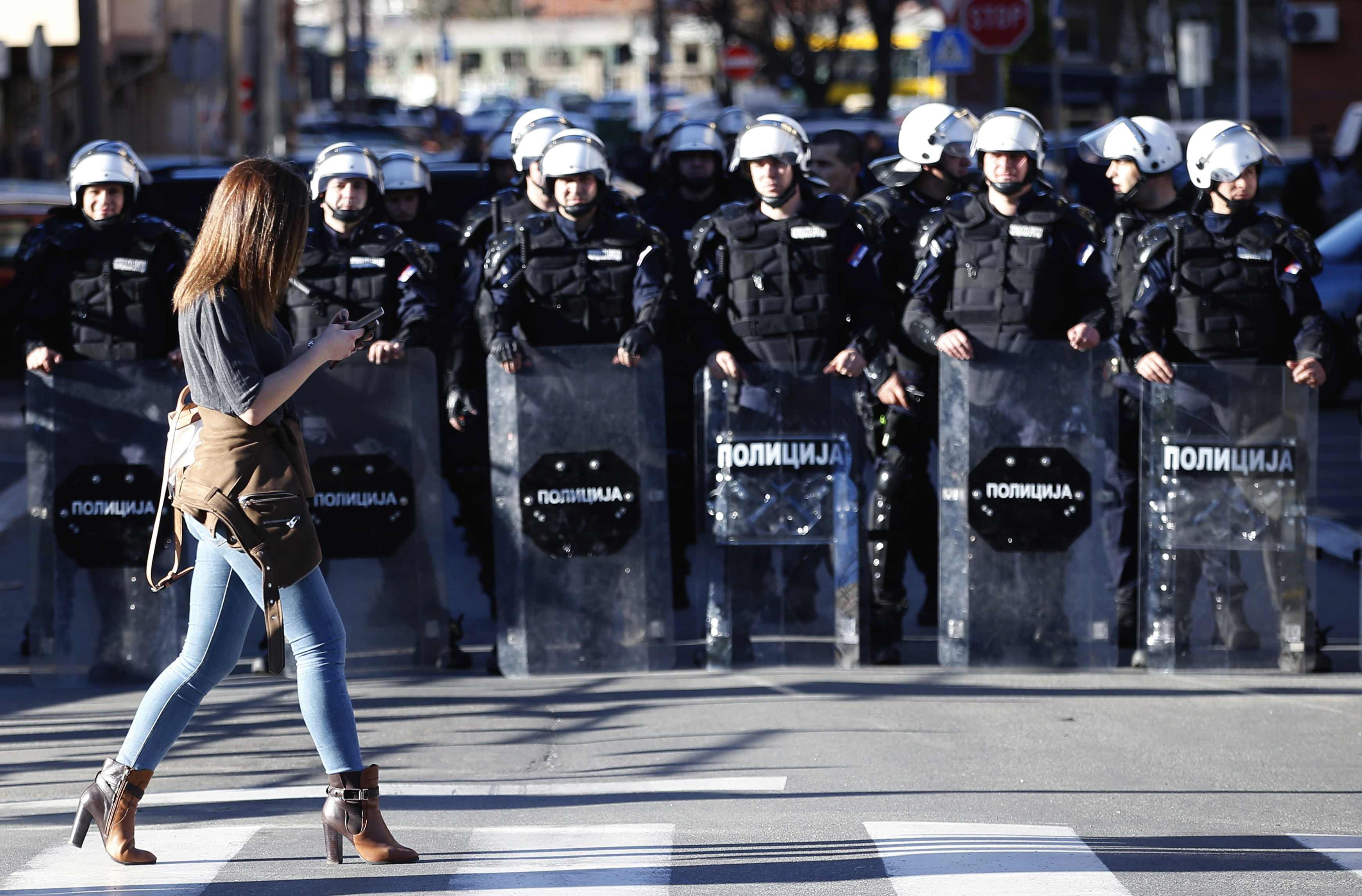 Serbian students rally over anti-govt protest detentions