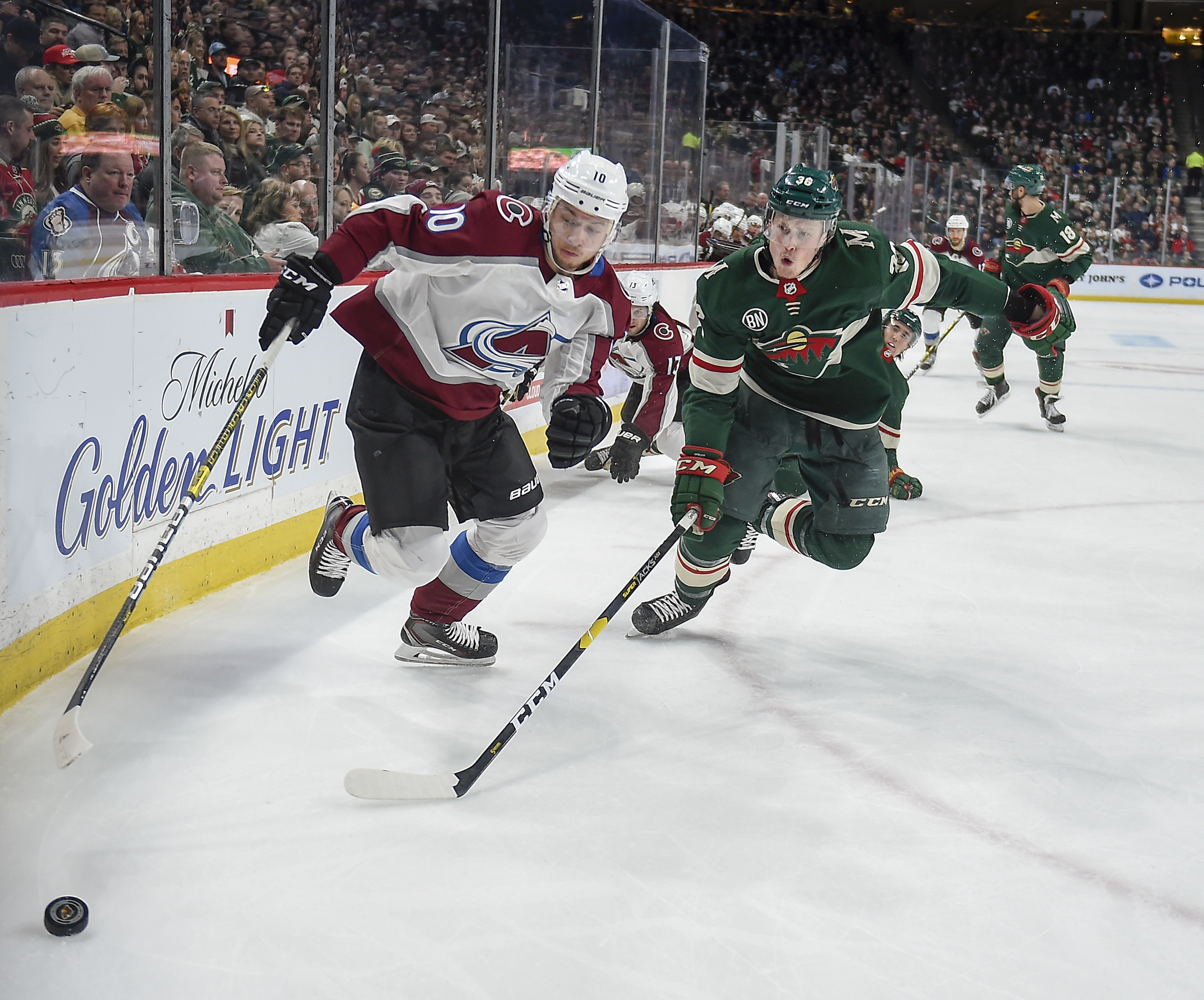 Avalanche stay in playoff hunt with 3-1 win over Wild