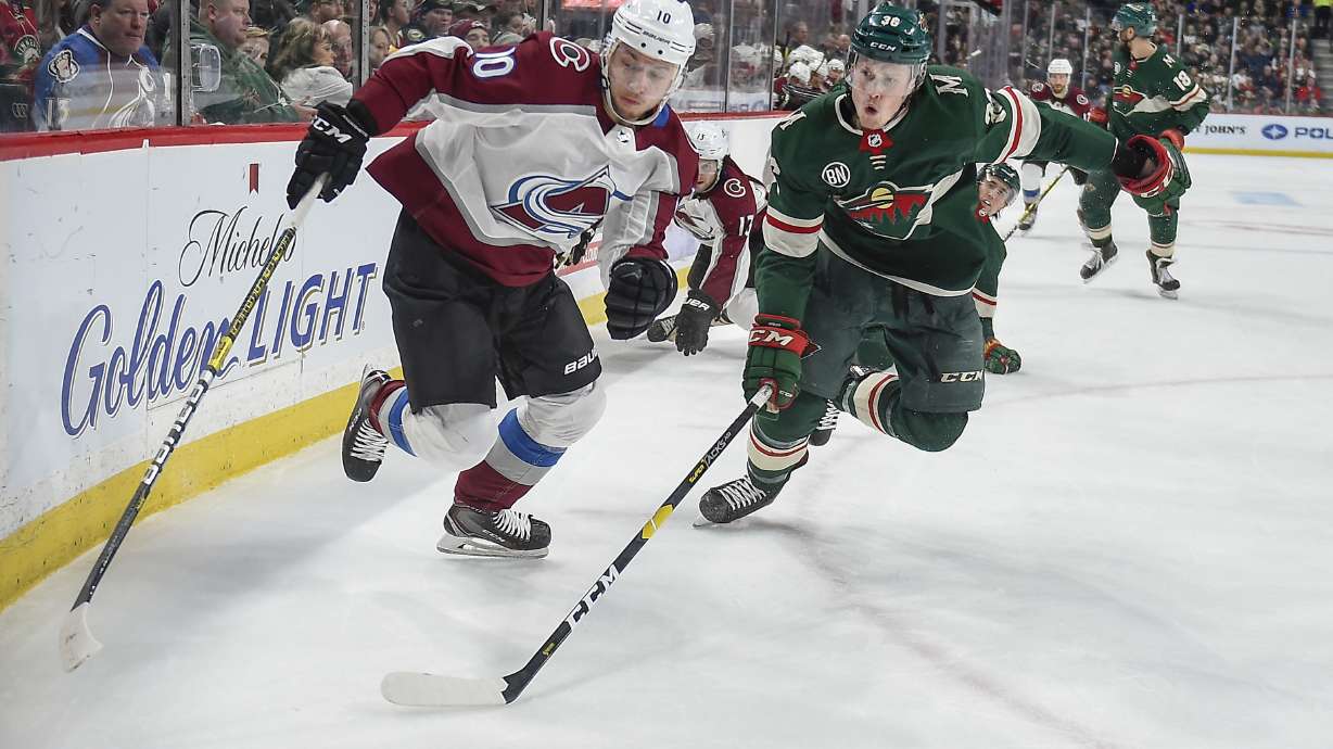 Avalanche stay in playoff hunt with 3-1 win over Wild