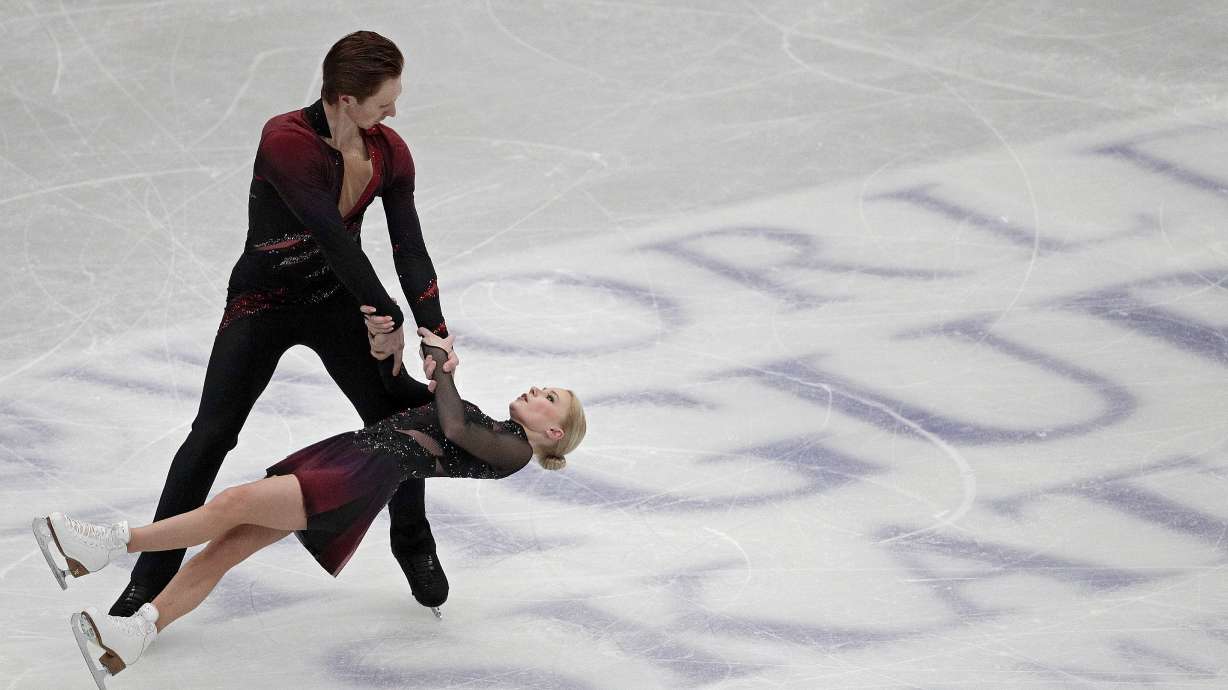 Zagitova leads short program at figure skating worlds