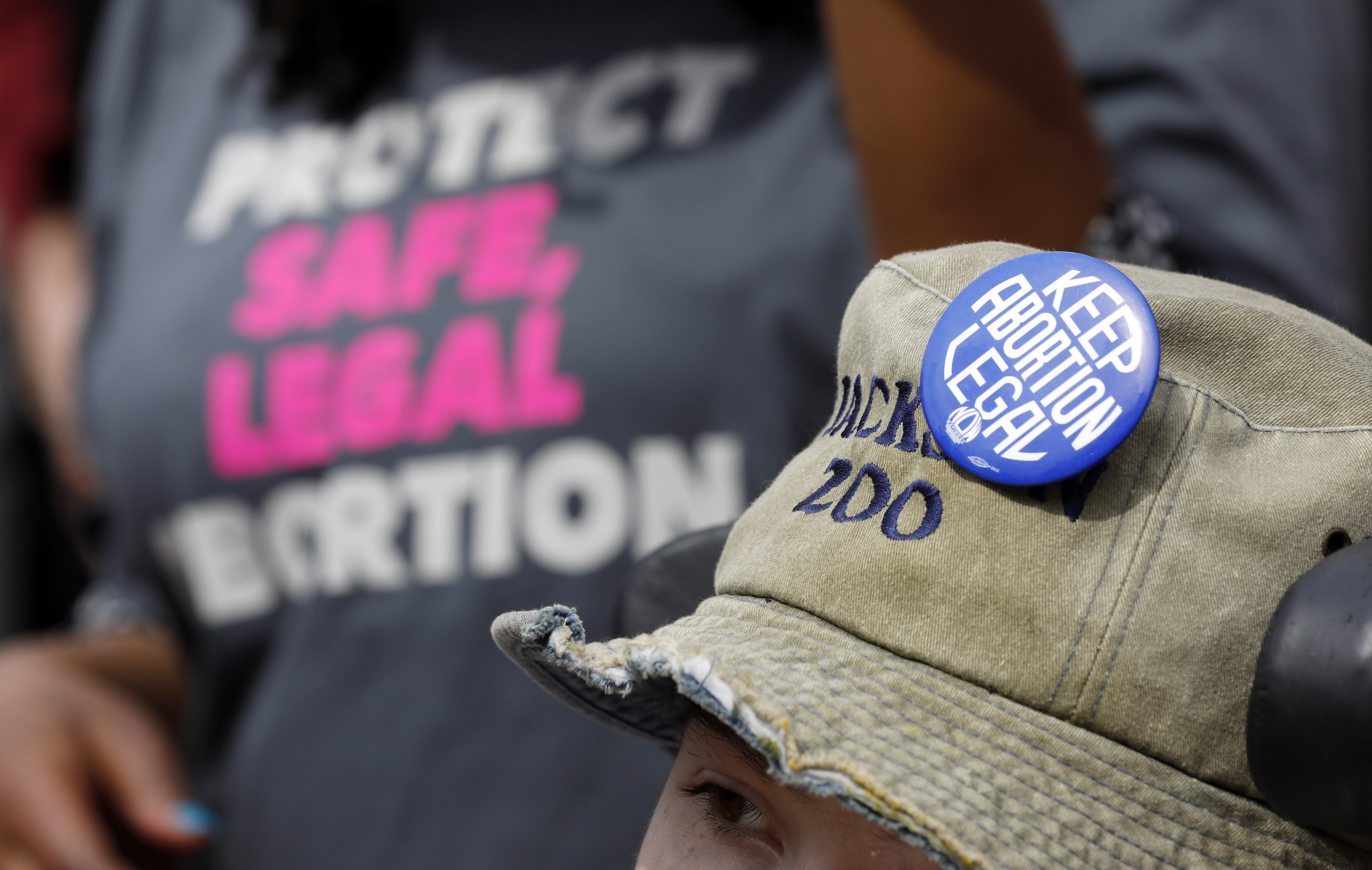 Mississippi governor signs 'heartbeat' abortion law