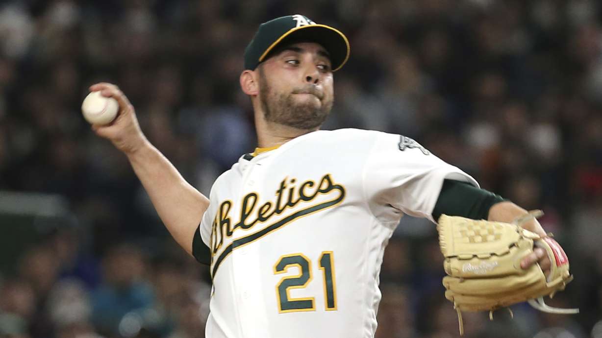 Ichiro says goodbye to adoring fans; Mariners beat A's in 12