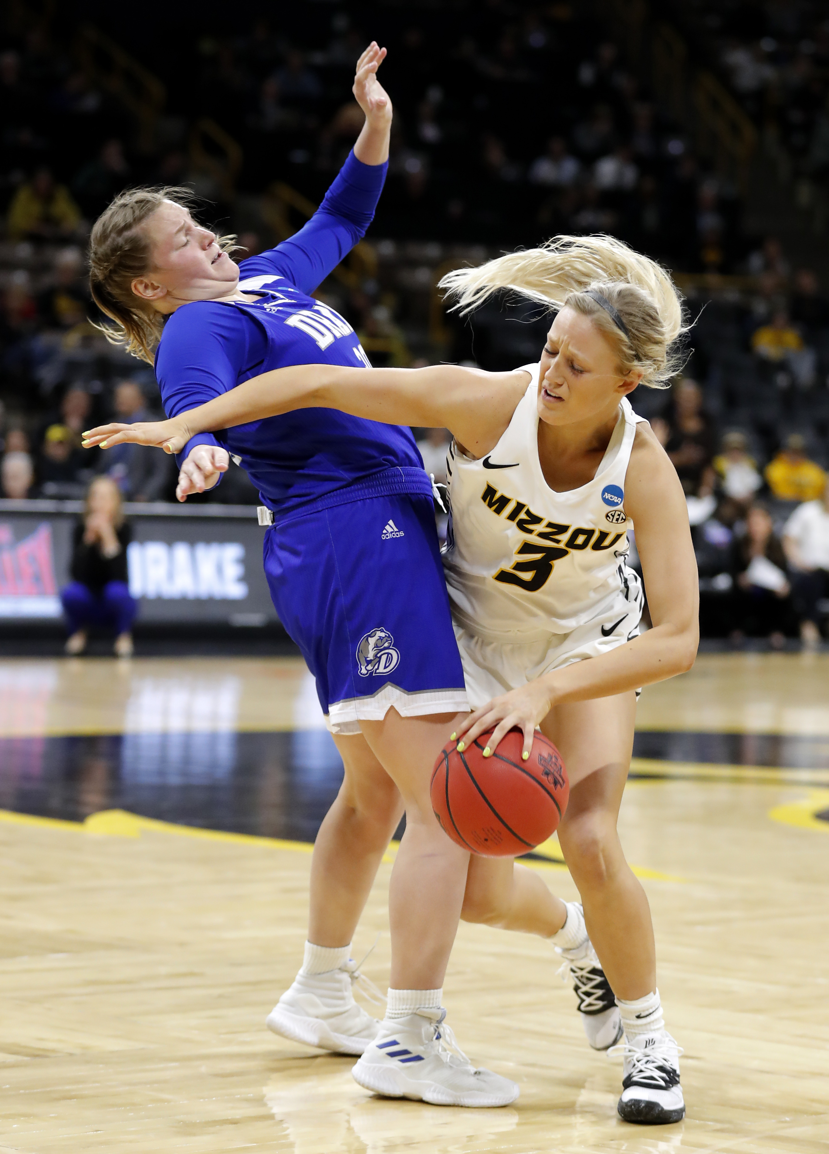 Missouri hits late FT, beats Drake 77-76 in OT