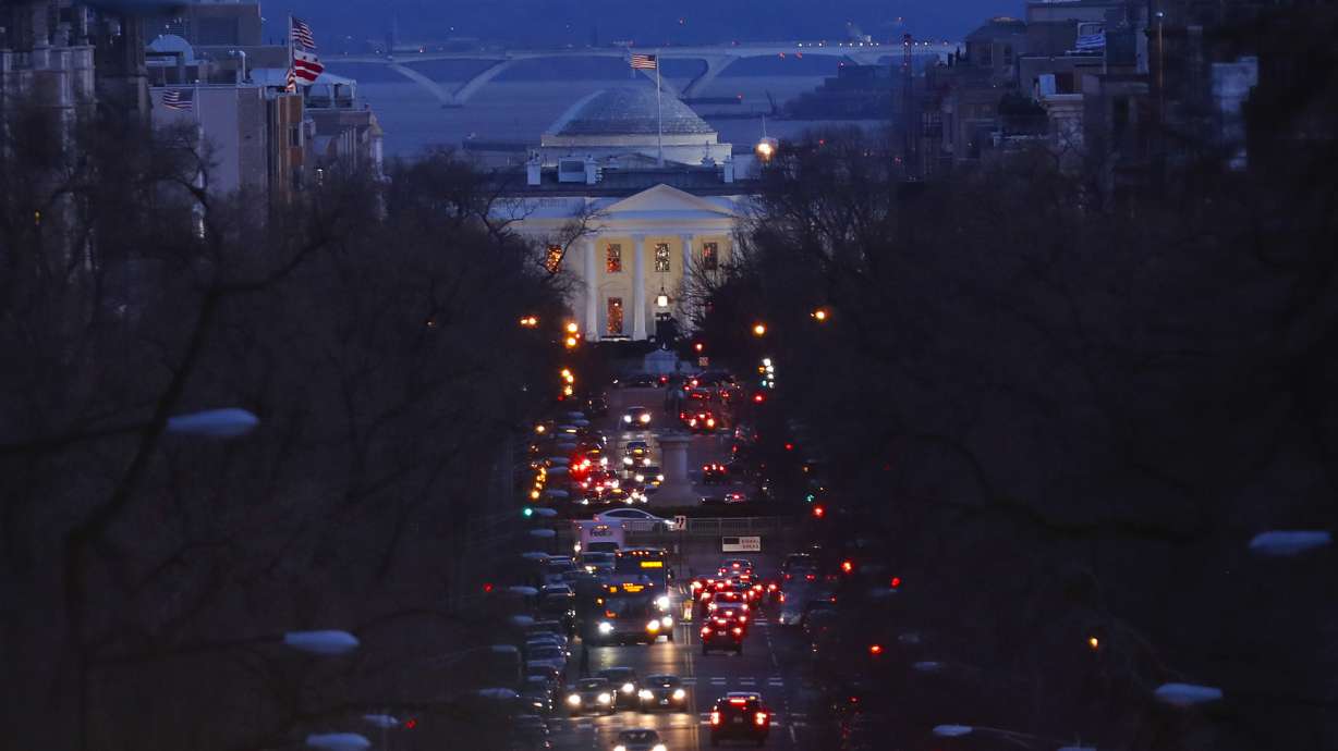 Democrats debate Mueller strategy as findings loom