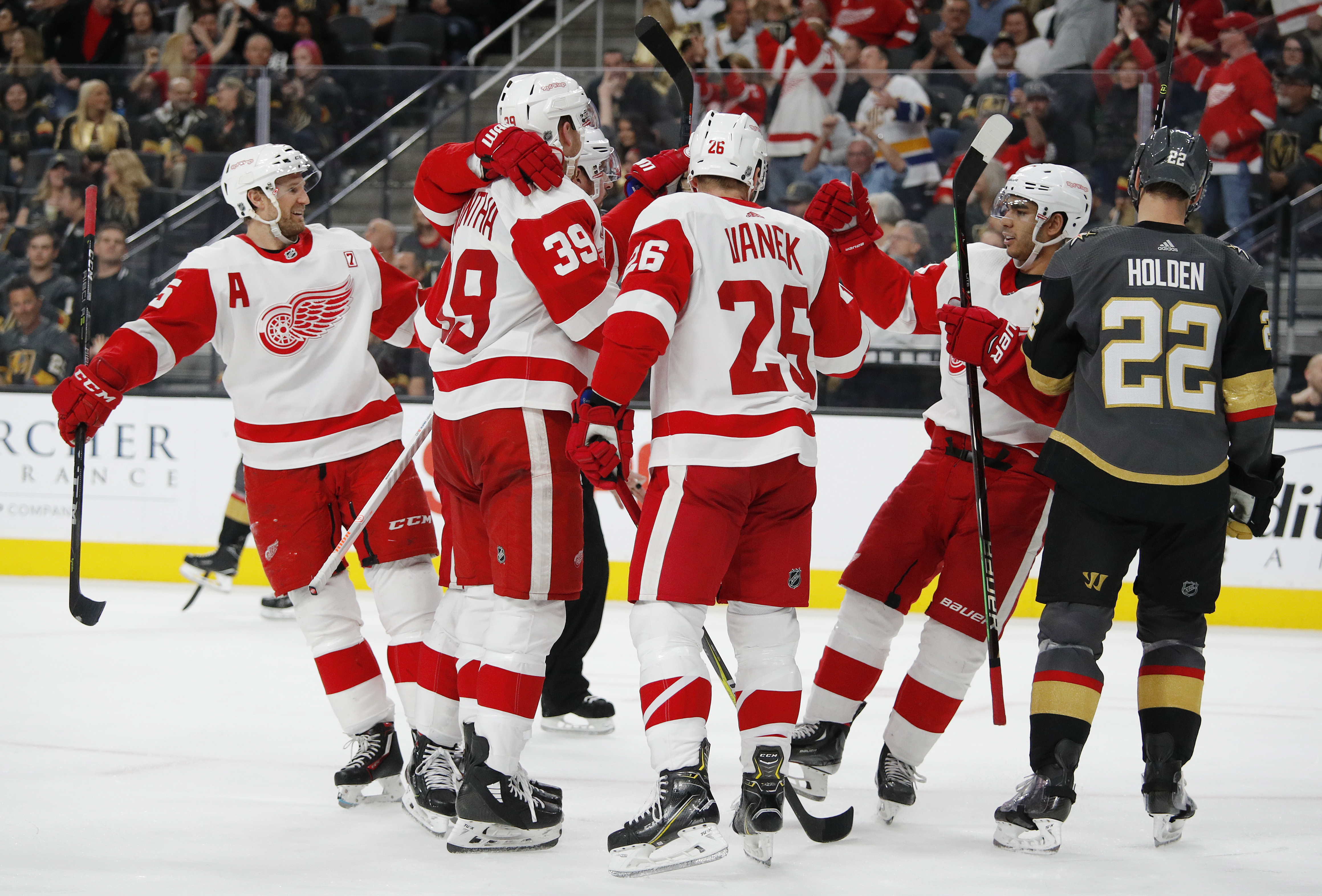 Mantha scores in OT, Red Wings beat Golden Knights 3-2