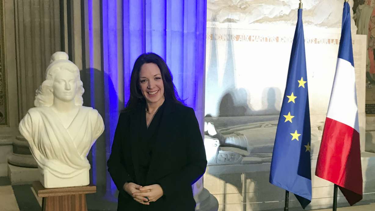 France shows Britons splendor of citizenship as Brexit looms